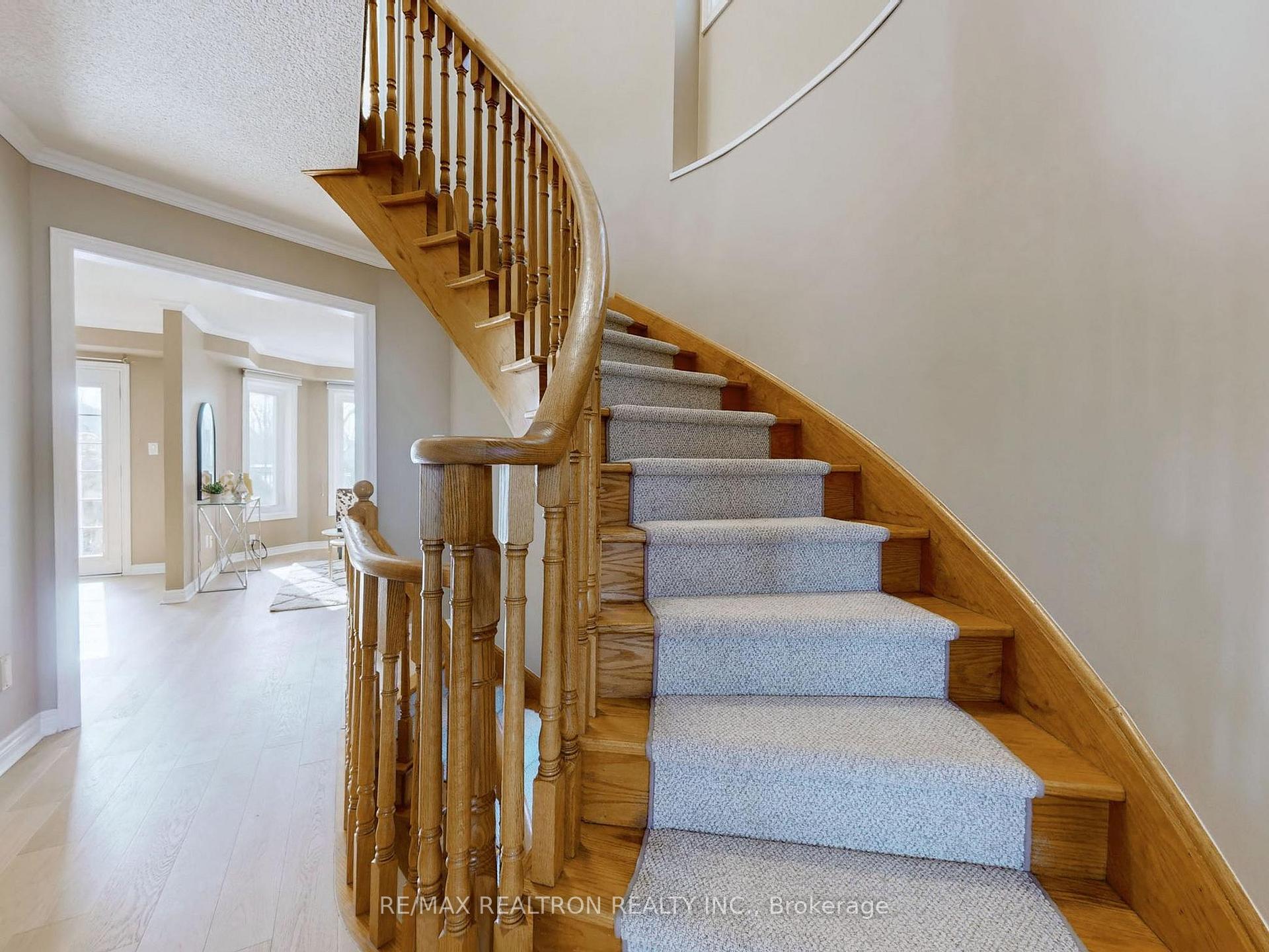 Photo 23 of 93 Lichfield Road, Markham, Unionville — HOMEH