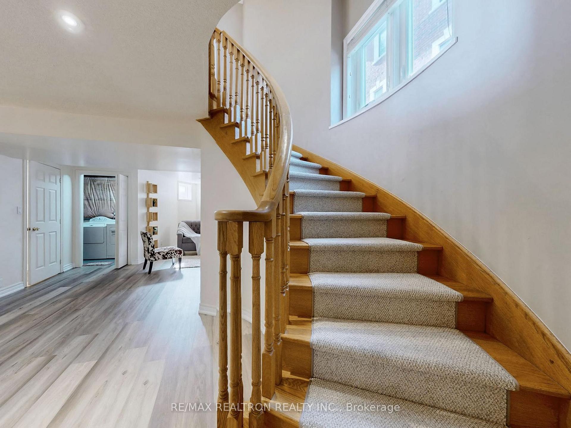 Photo 37 of 93 Lichfield Road, Markham, Unionville — HOMEH