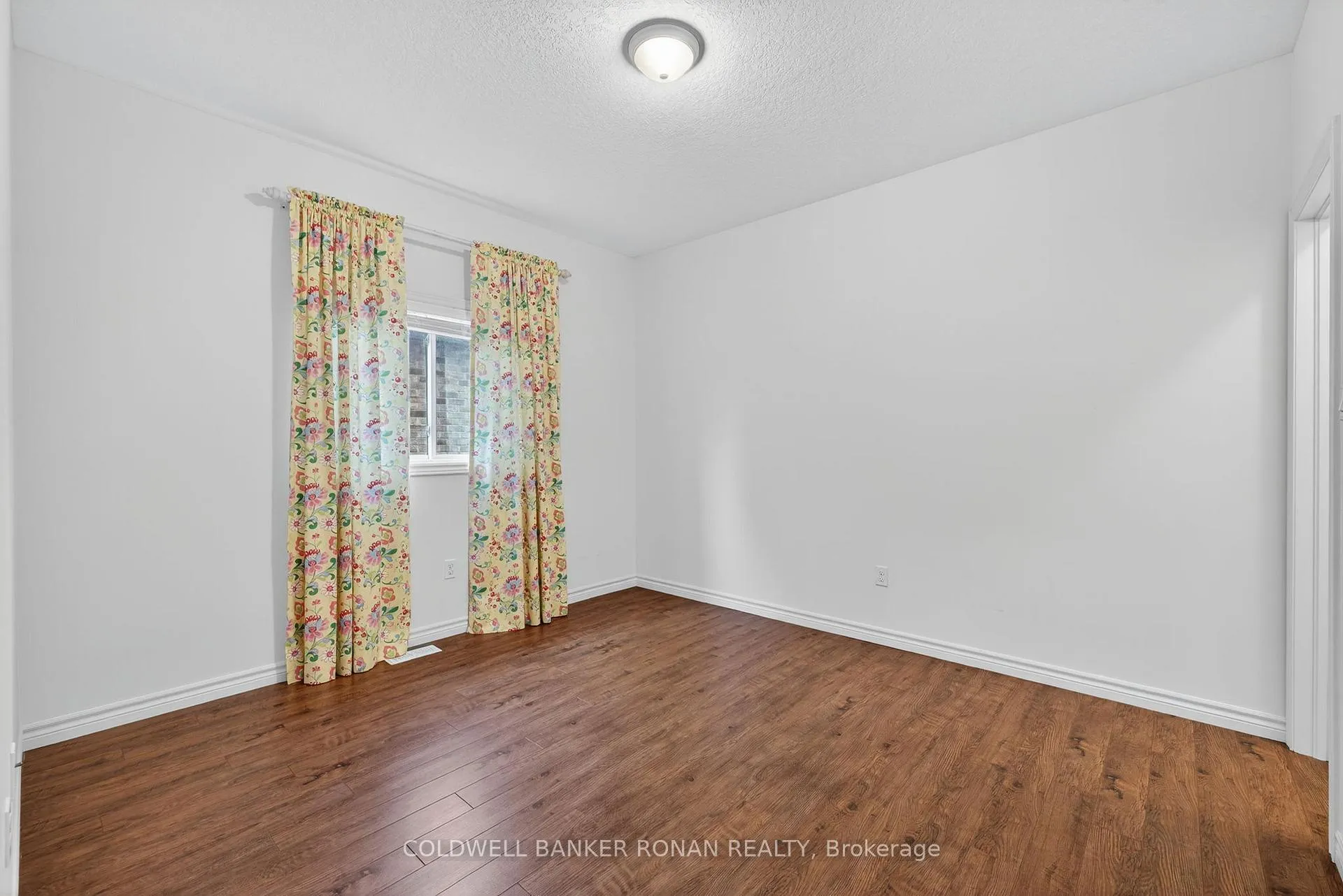 Photo 26 of 121 Gray Avenue, New Tecumseth, Alliston — HOMEH