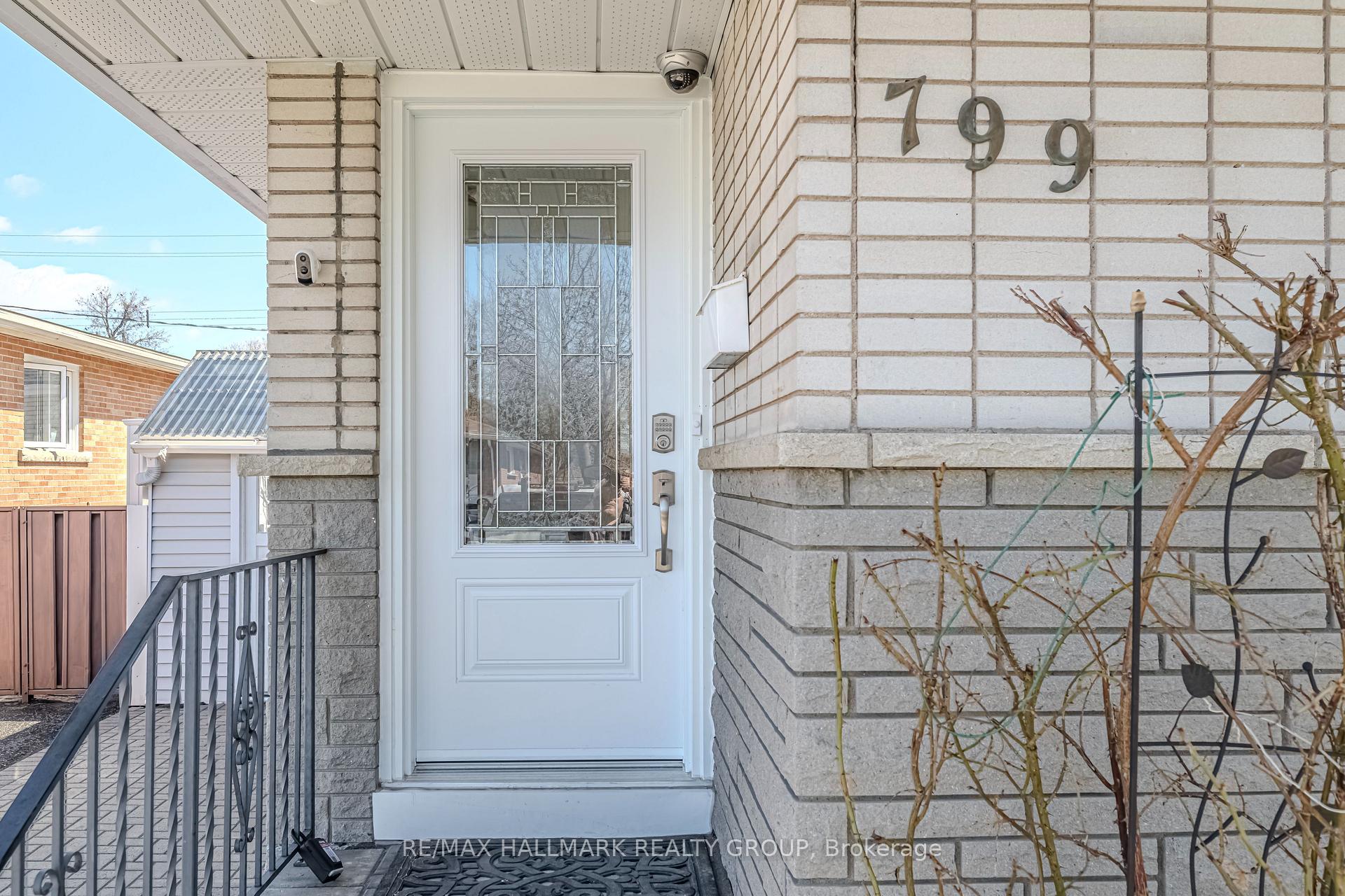 Photo 3 of 799 Trojan Avenue, Ottawa, Castle Heights/Rideau High — HOMEH