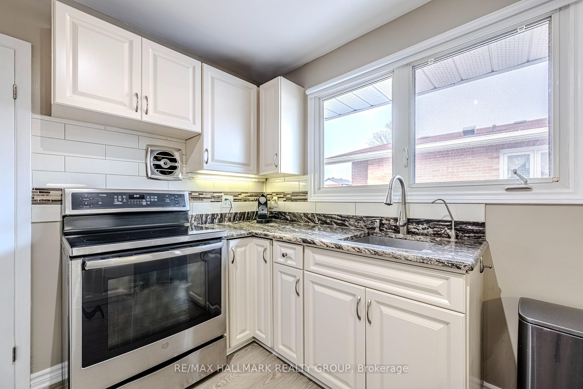 Photo 9 of 799 Trojan Avenue, Ottawa, Castle Heights/Rideau High — HOMEH
