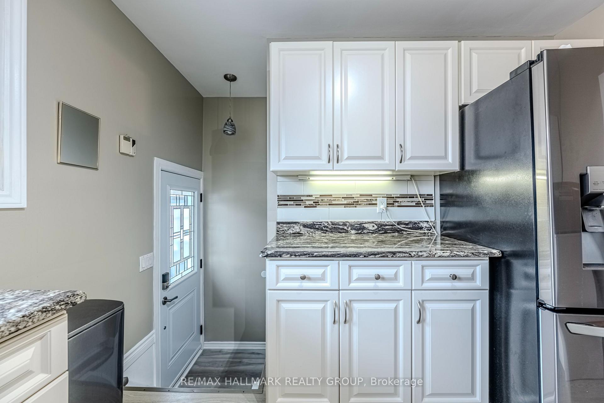Photo 11 of 799 Trojan Avenue, Ottawa, Castle Heights/Rideau High — HOMEH