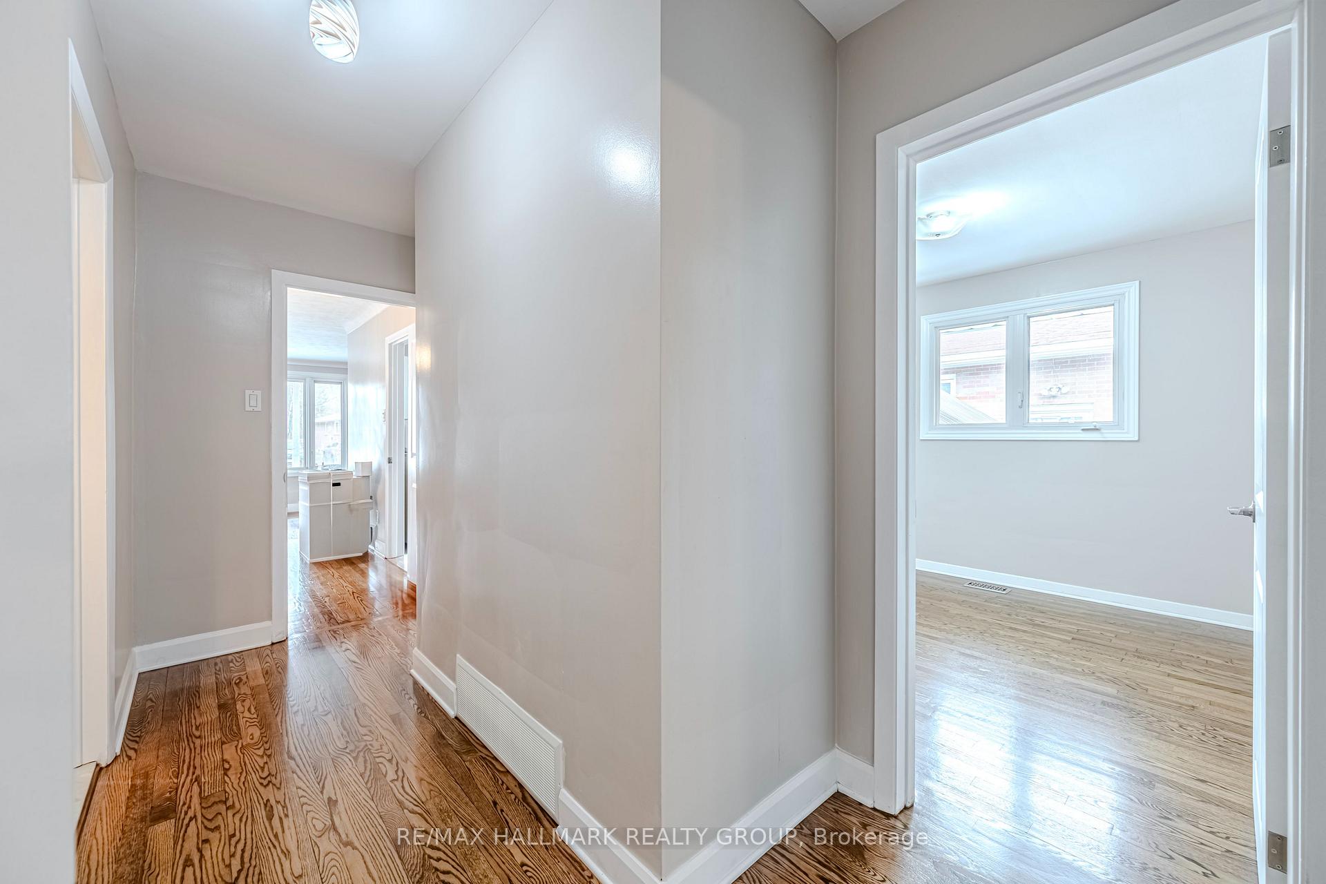 Photo 19 of 799 Trojan Avenue, Ottawa, Castle Heights/Rideau High — HOMEH