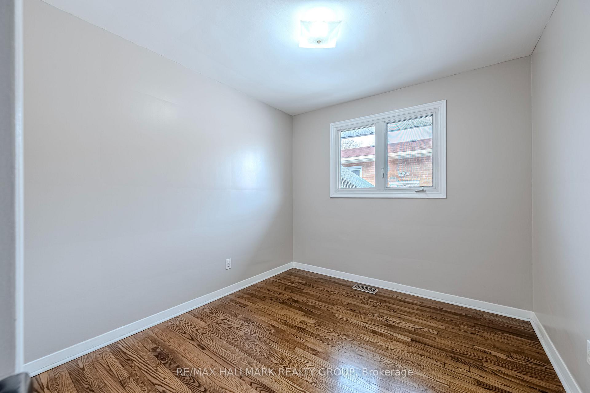 Photo 25 of 799 Trojan Avenue, Ottawa, Castle Heights/Rideau High — HOMEH