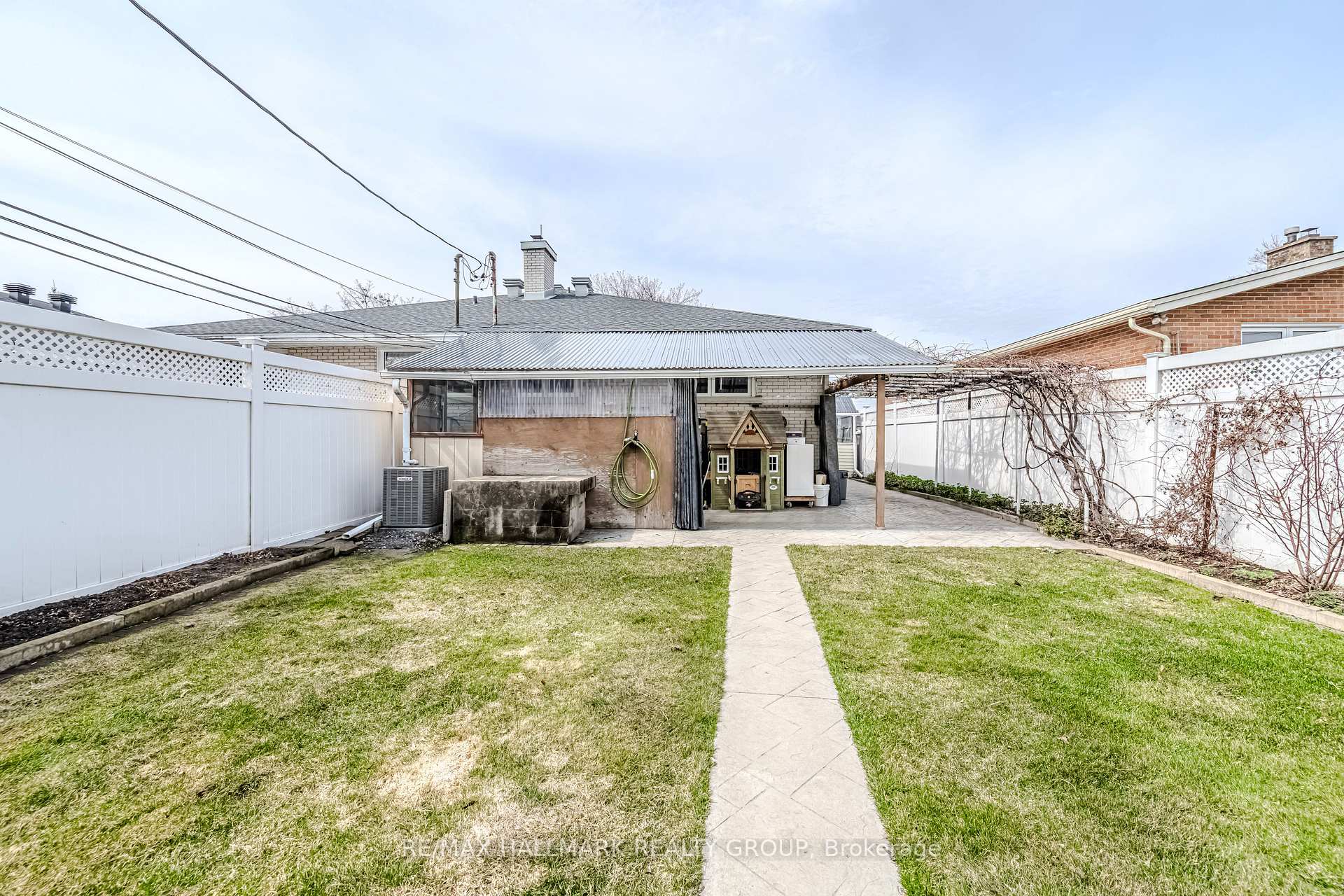 Photo 43 of 799 Trojan Avenue, Ottawa, Castle Heights/Rideau High — HOMEH