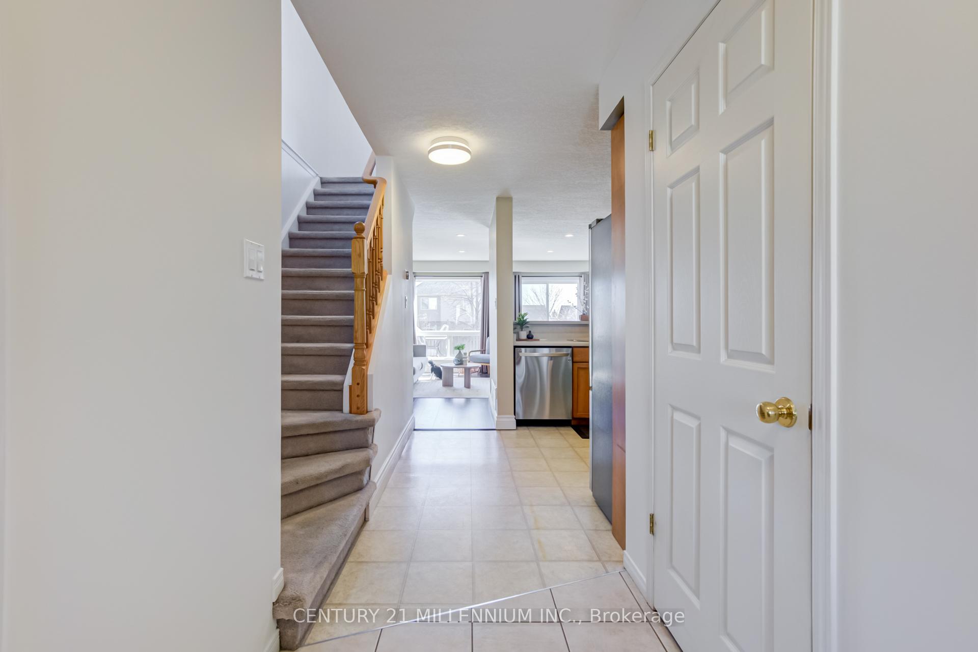 Photo 3 of 127 Biscayne Crescent, Orangeville — HOMEH