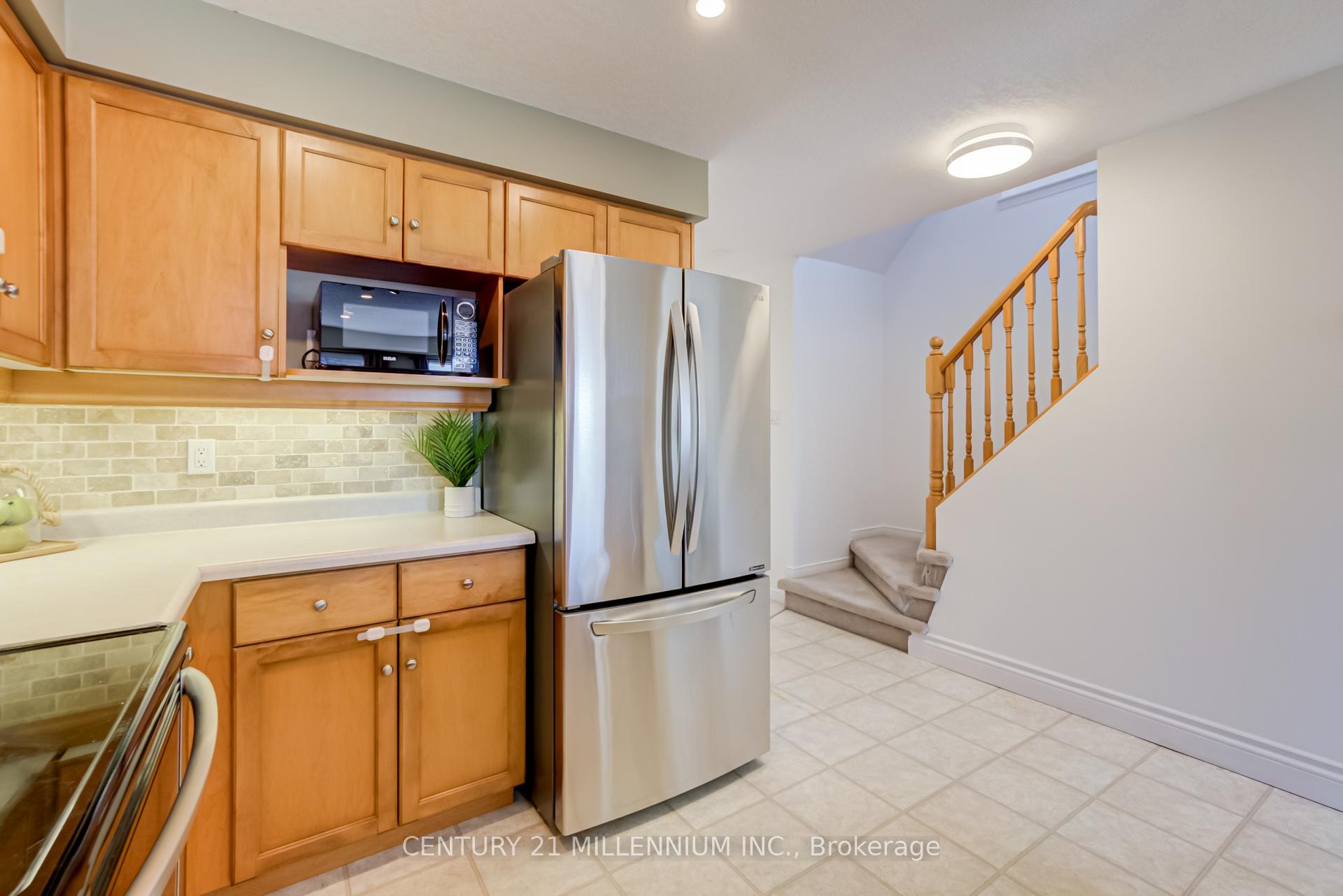 Photo 6 of 127 Biscayne Crescent, Orangeville — HOMEH