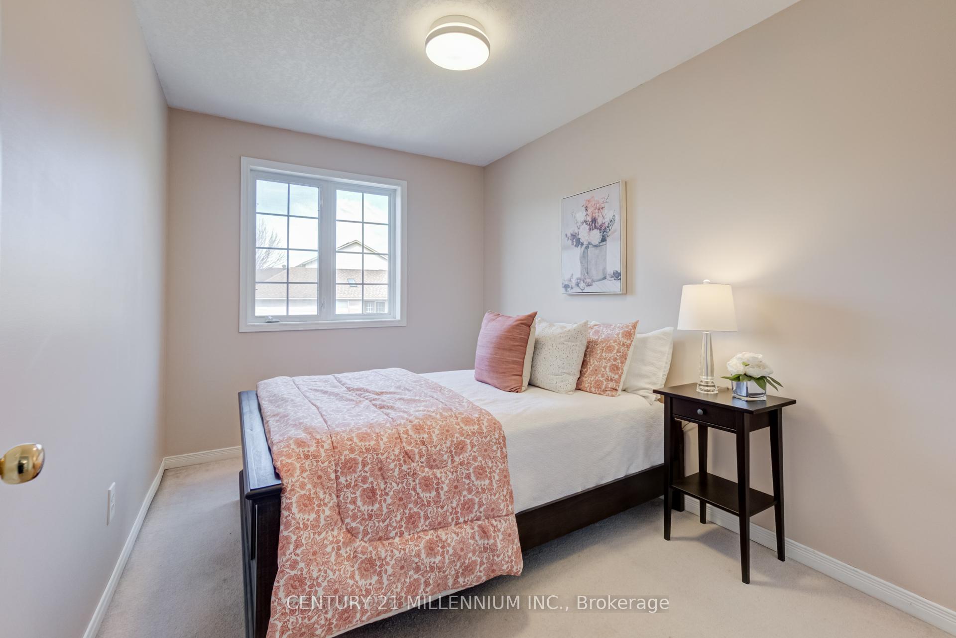 Photo 9 of 127 Biscayne Crescent, Orangeville — HOMEH