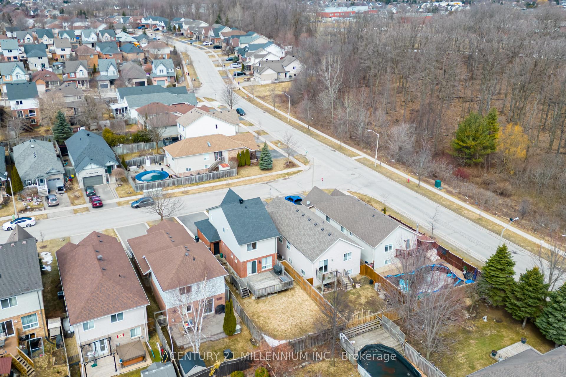 Photo 18 of 127 Biscayne Crescent, Orangeville — HOMEH