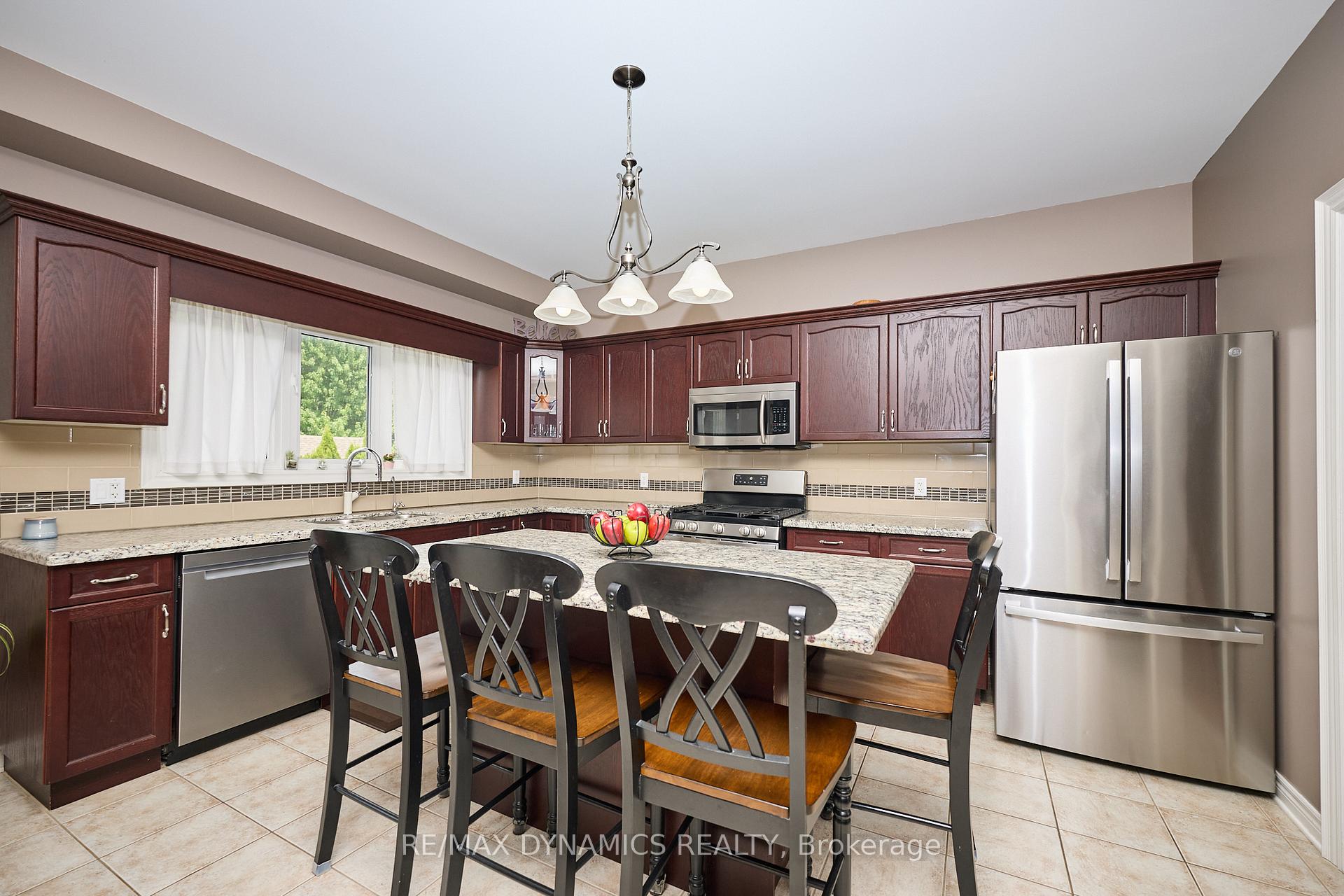 Photo 10 of 6831 St Michael Avenue, Niagara Falls, Forestview — HOMEH
