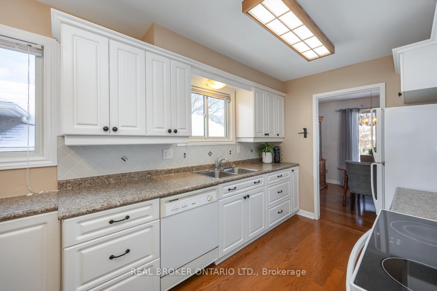 Photo 3 of 1189 Erinlea Avenue, Oshawa, Donevan — HOMEH