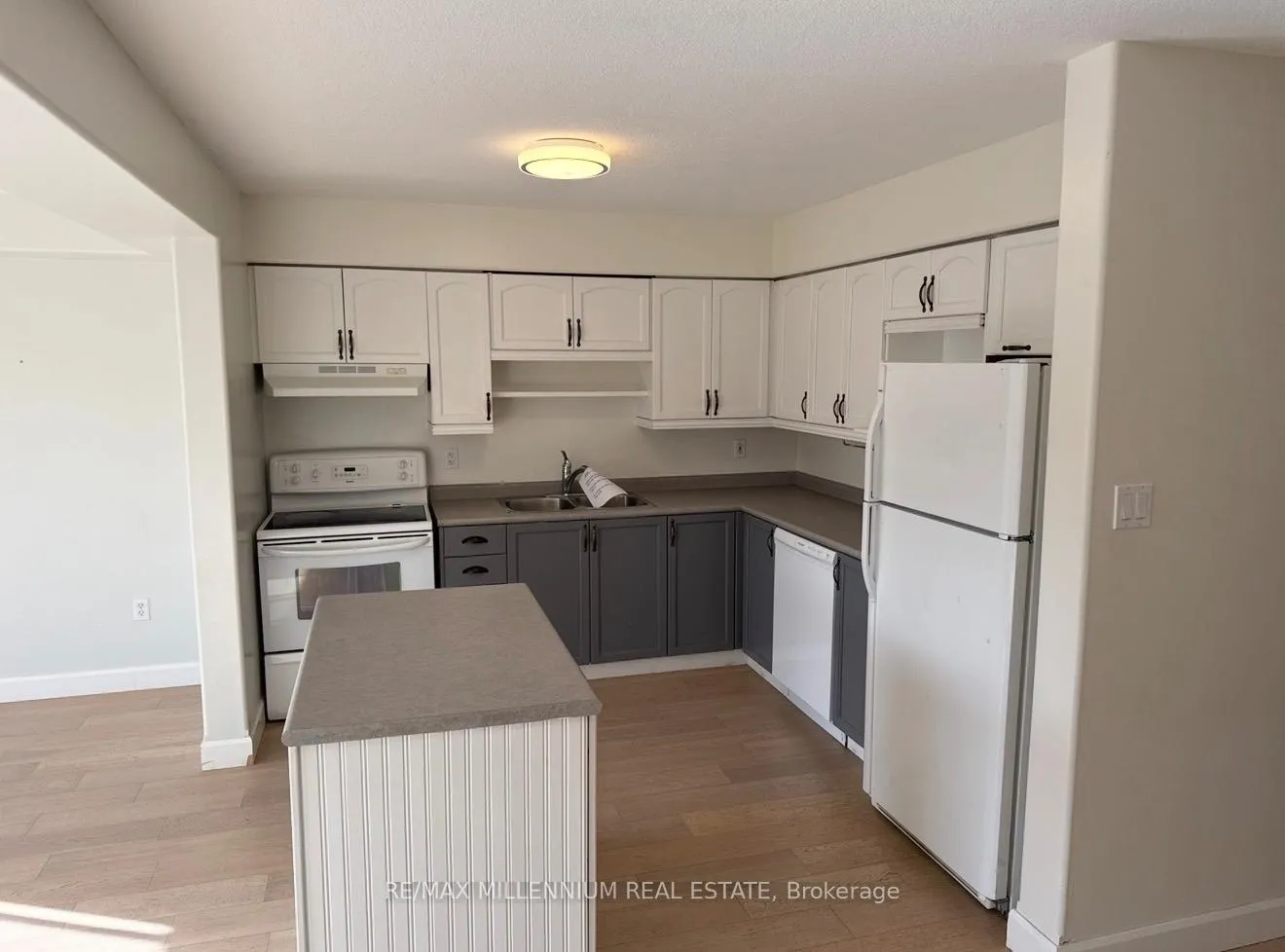 Photo 5 of 27 Shephard Avenue, New Tecumseth, Alliston — HOMEH