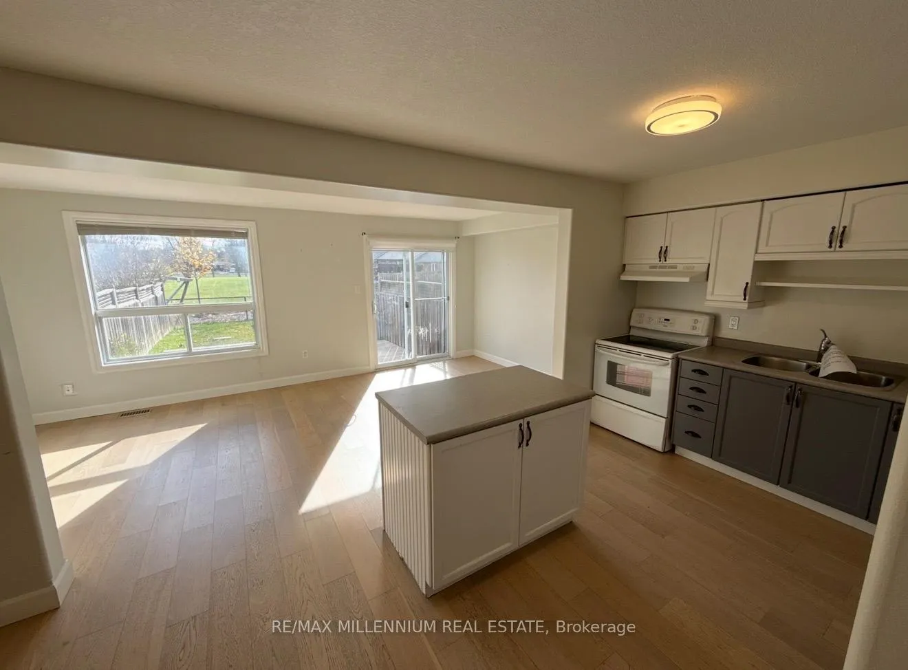 Photo 6 of 27 Shephard Avenue, New Tecumseth, Alliston — HOMEH