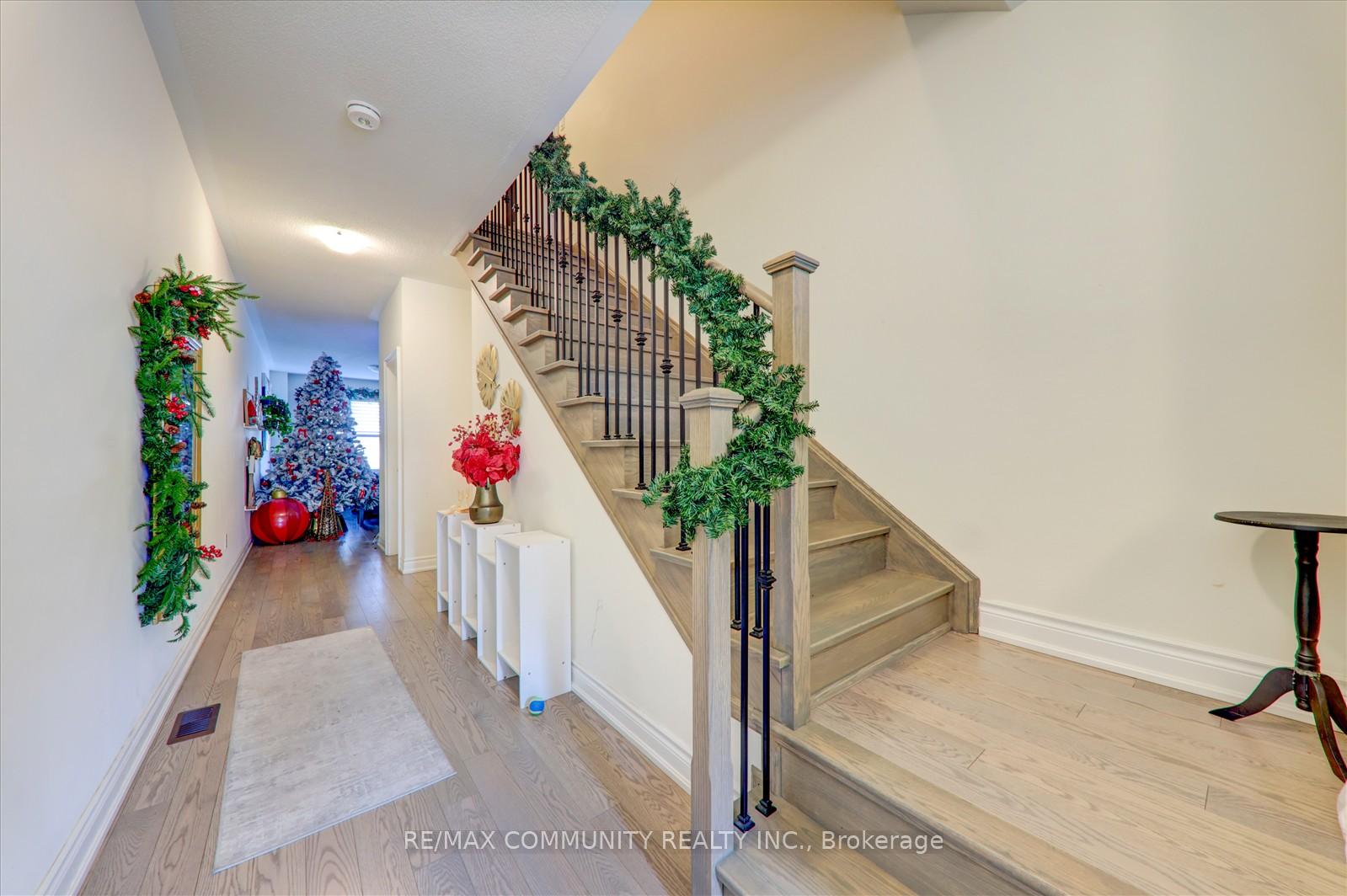 Photo 6 of 12 Finley Way, Markham, Cedarwood — HOMEH