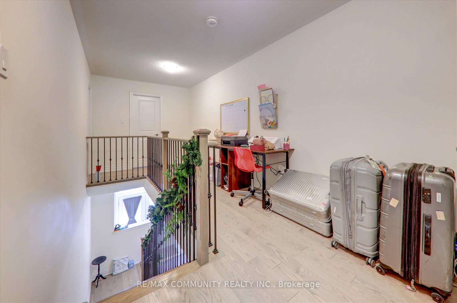 Photo 8 of 12 Finley Way, Markham, Cedarwood — HOMEH