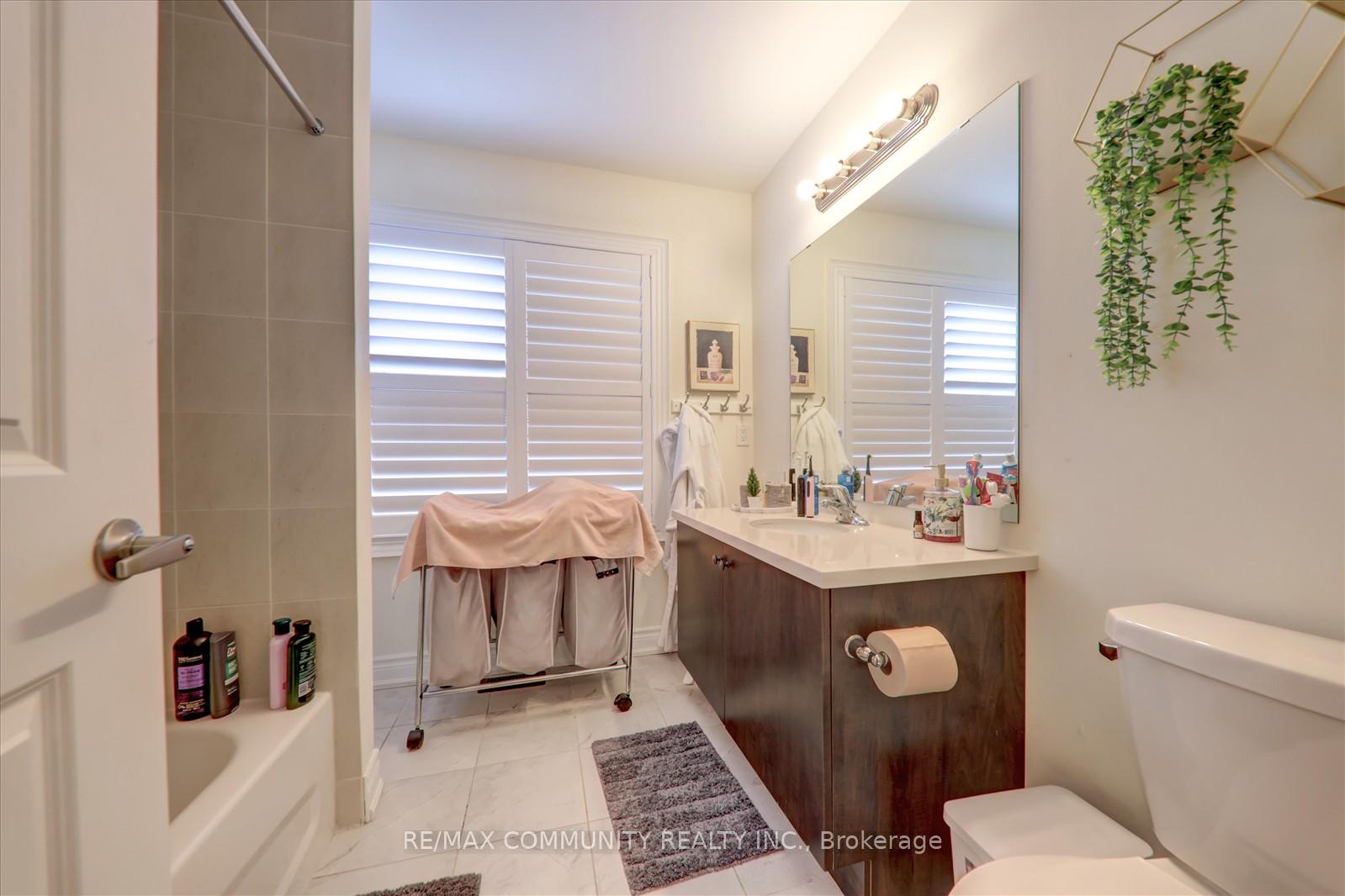 Photo 16 of 12 Finley Way, Markham, Cedarwood — HOMEH