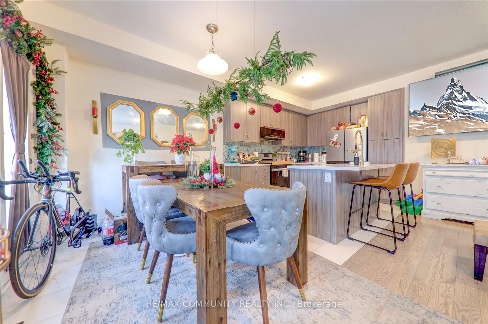 Photo 21 of 12 Finley Way, Markham, Cedarwood — HOMEH