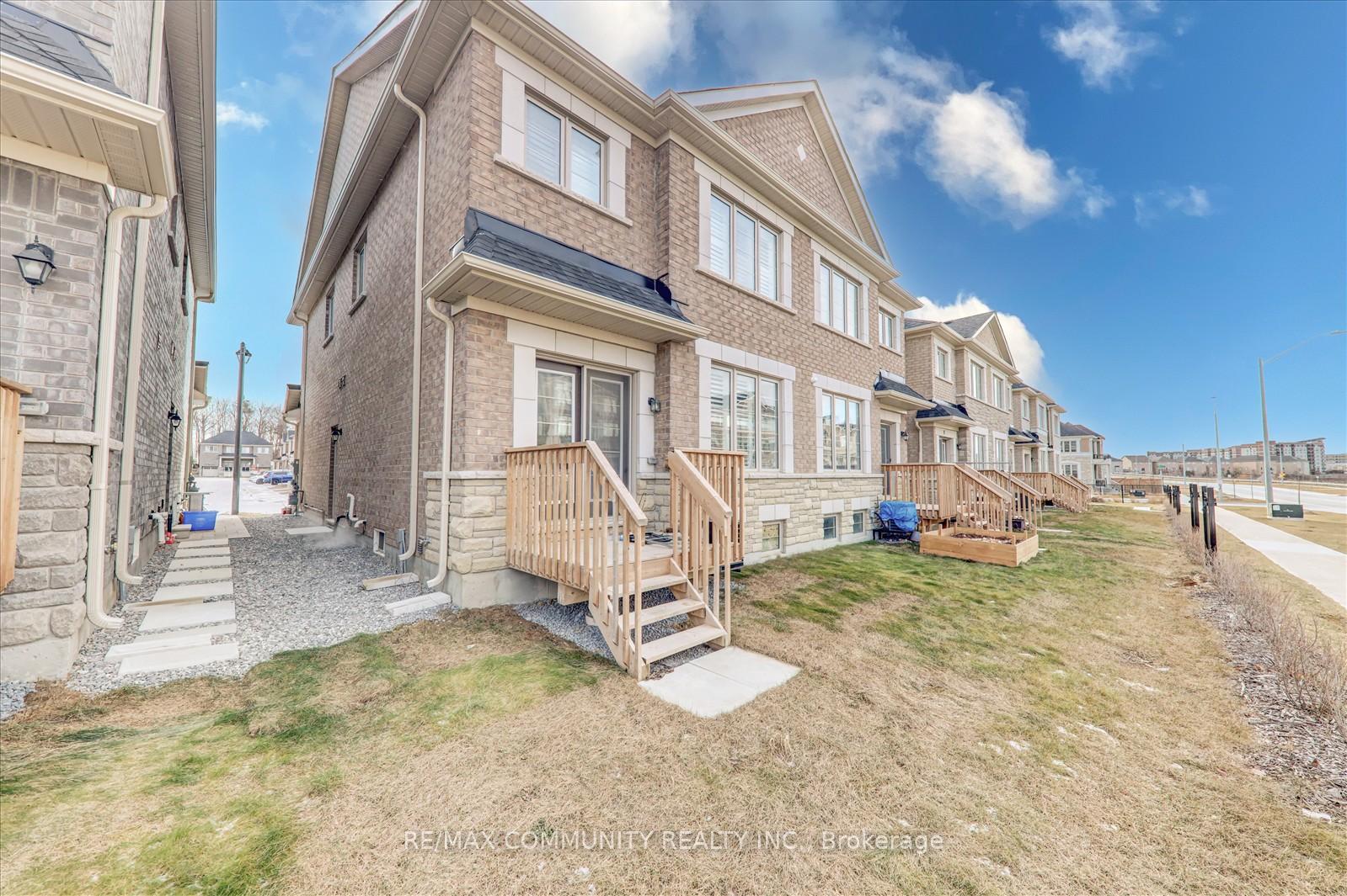 Photo 28 of 12 Finley Way, Markham, Cedarwood — HOMEH