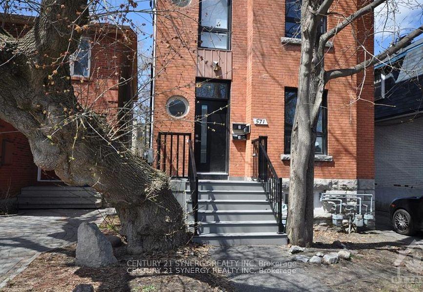 Front of Unit 1A, 571 Mcleod Street