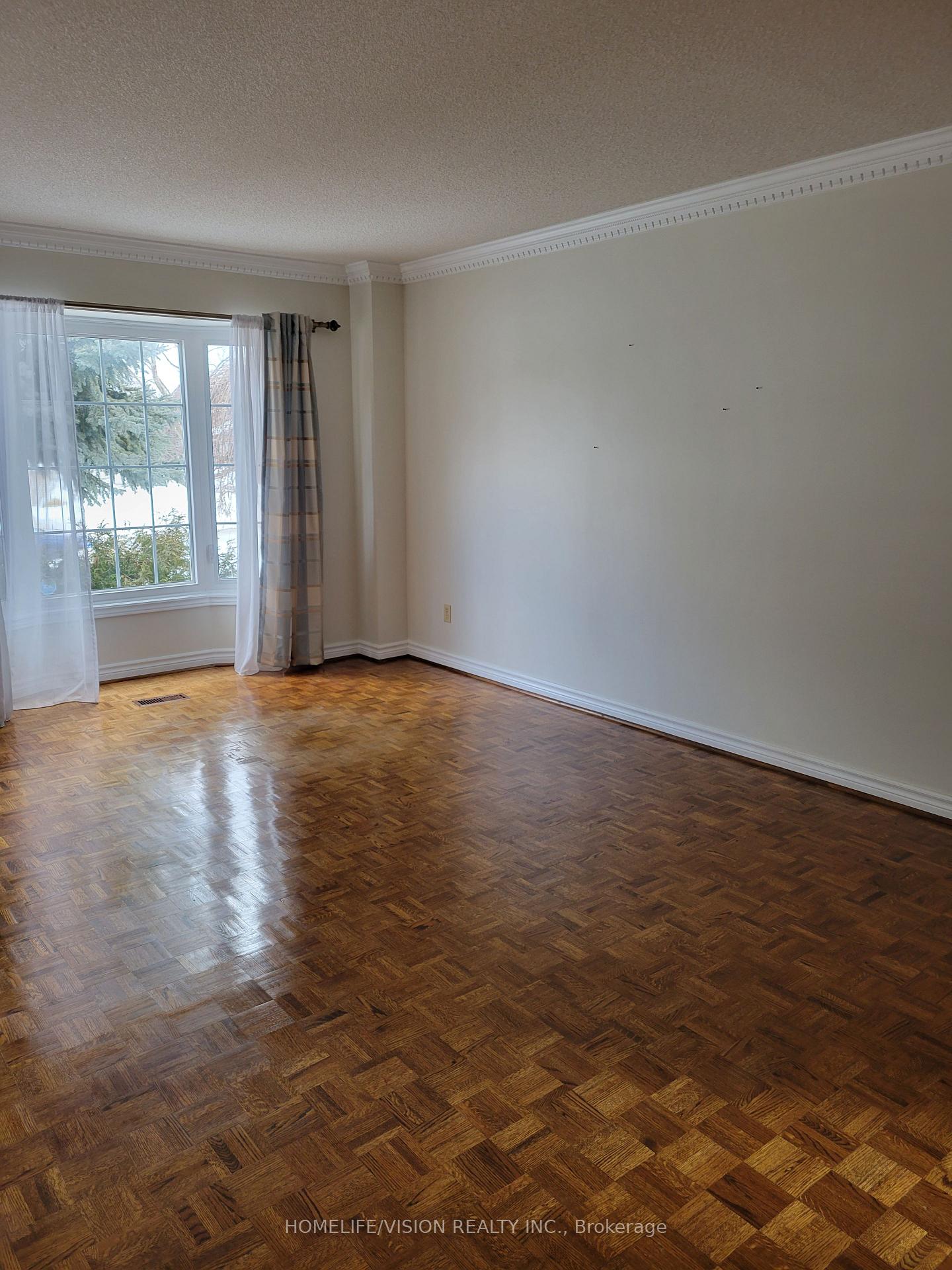 Photo 2 of 16 Schooner Court, Markham, Cachet — HOMEH