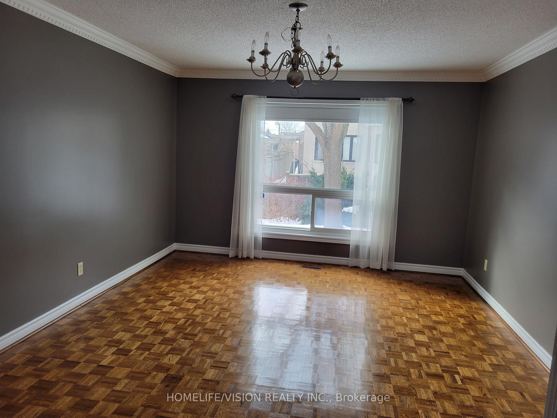 Photo 4 of 16 Schooner Court, Markham, Cachet — HOMEH