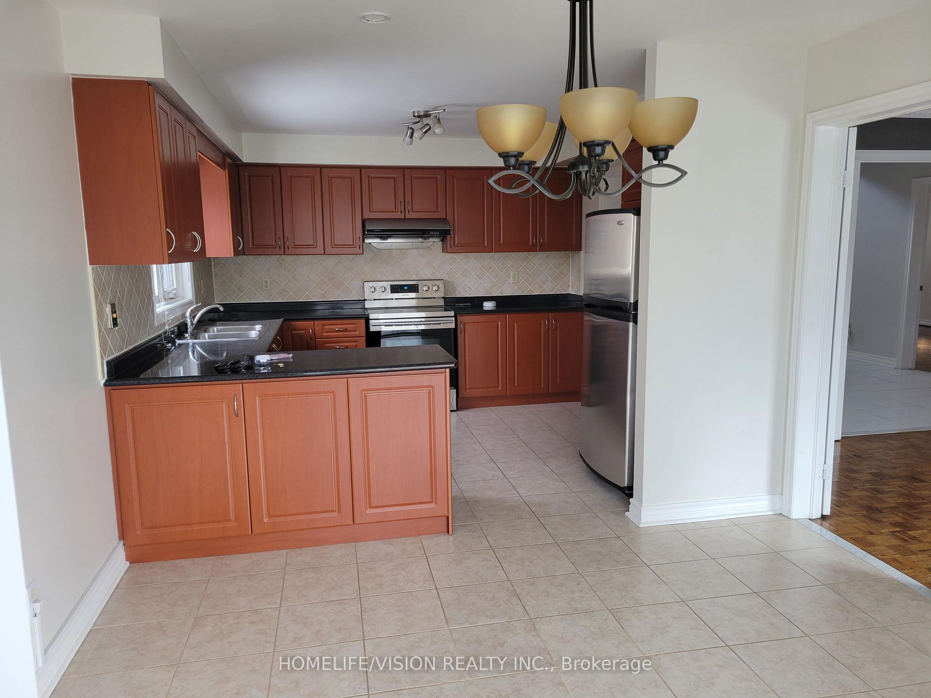 Photo 6 of 16 Schooner Court, Markham, Cachet — HOMEH