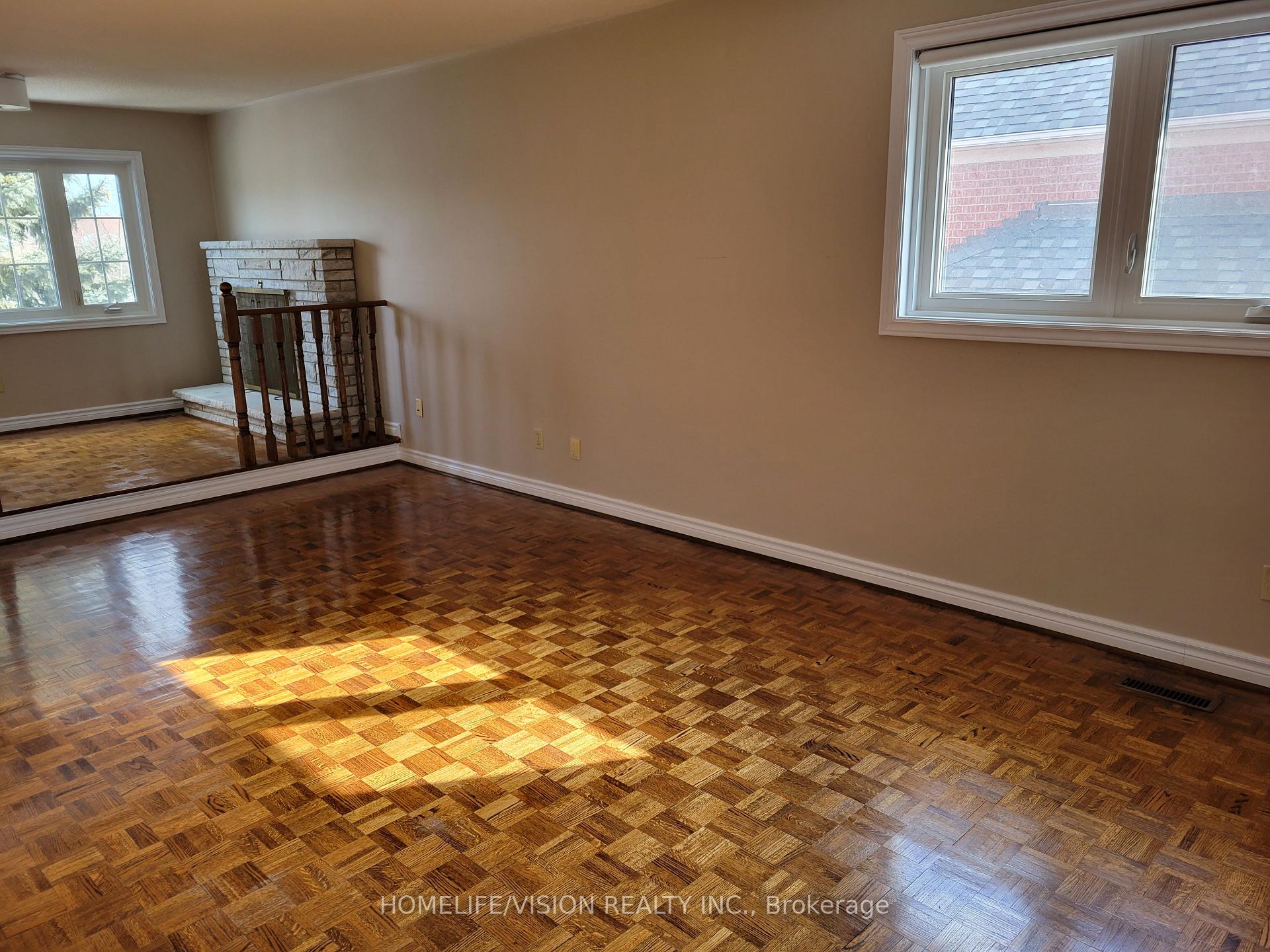 Photo 12 of 16 Schooner Court, Markham, Cachet — HOMEH