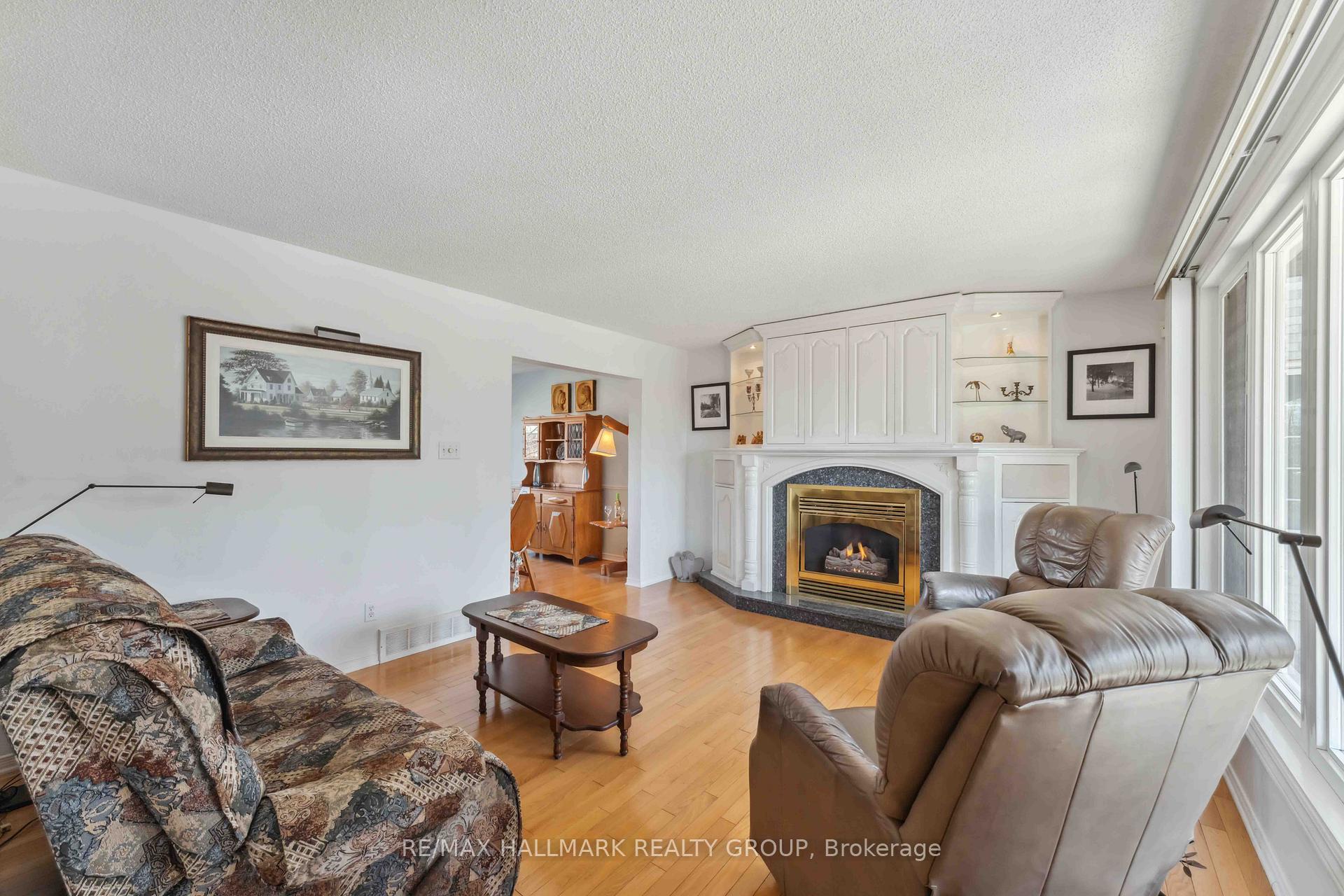 Photo 4 of 495 Newman Avenue, Ottawa, Overbrook/Castle Heights — HOMEH