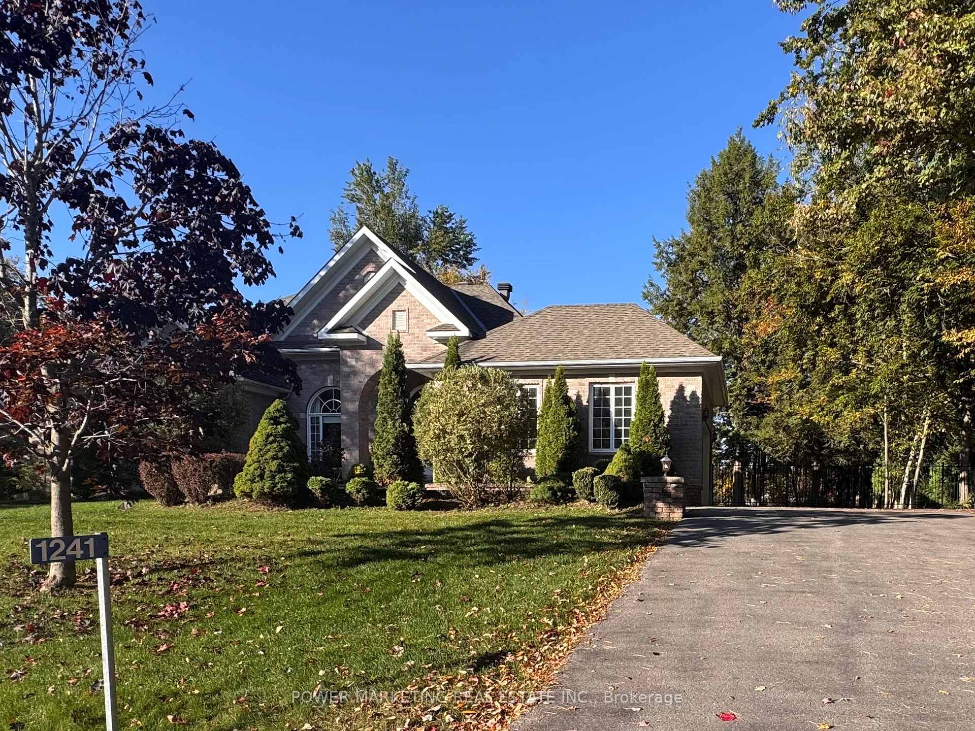 Photo 1 of 1241 Villeroy Crescent, Ottawa, Navan — HOMEH