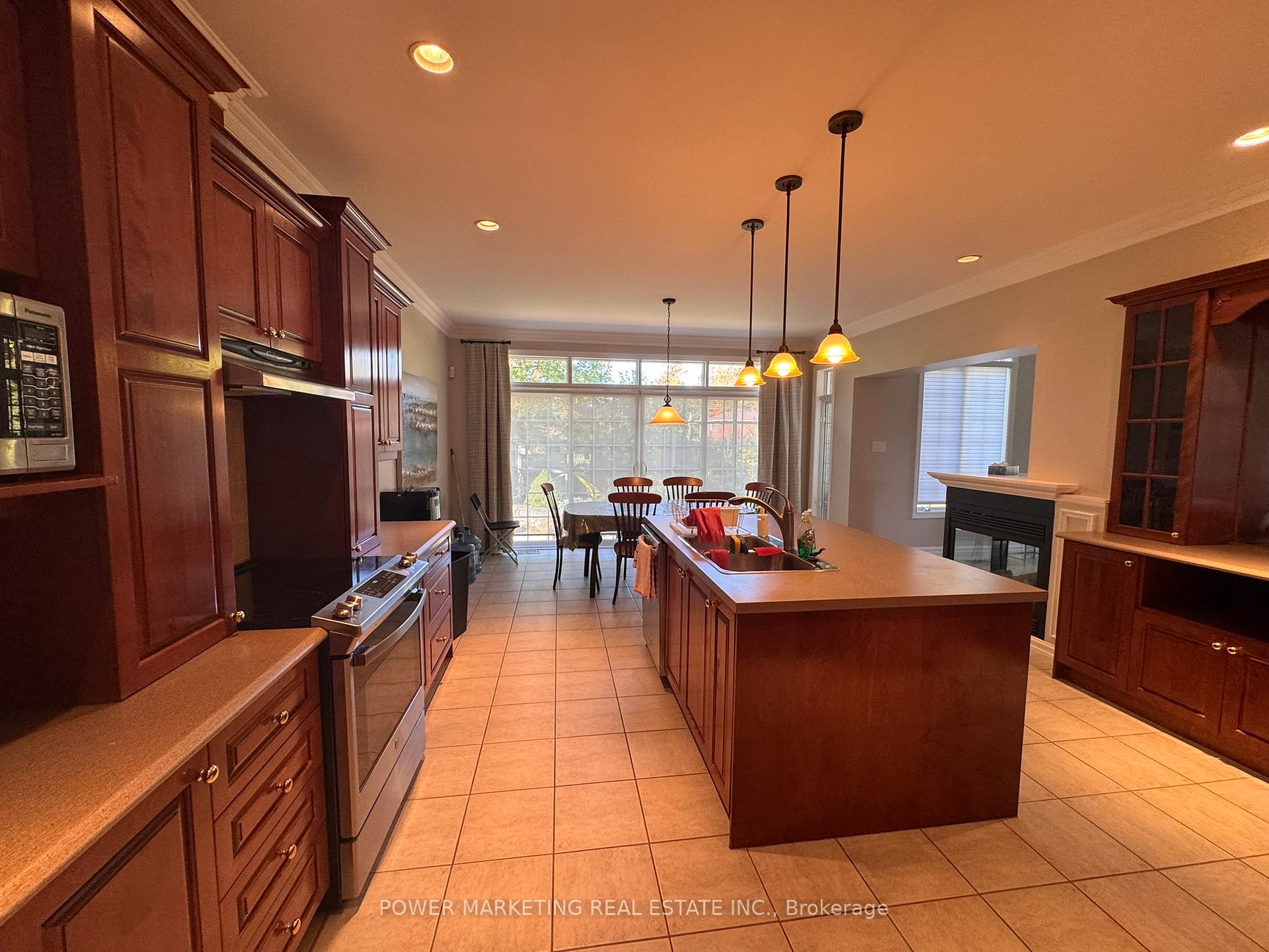 Photo 14 of 1241 Villeroy Crescent, Ottawa, Navan — HOMEH