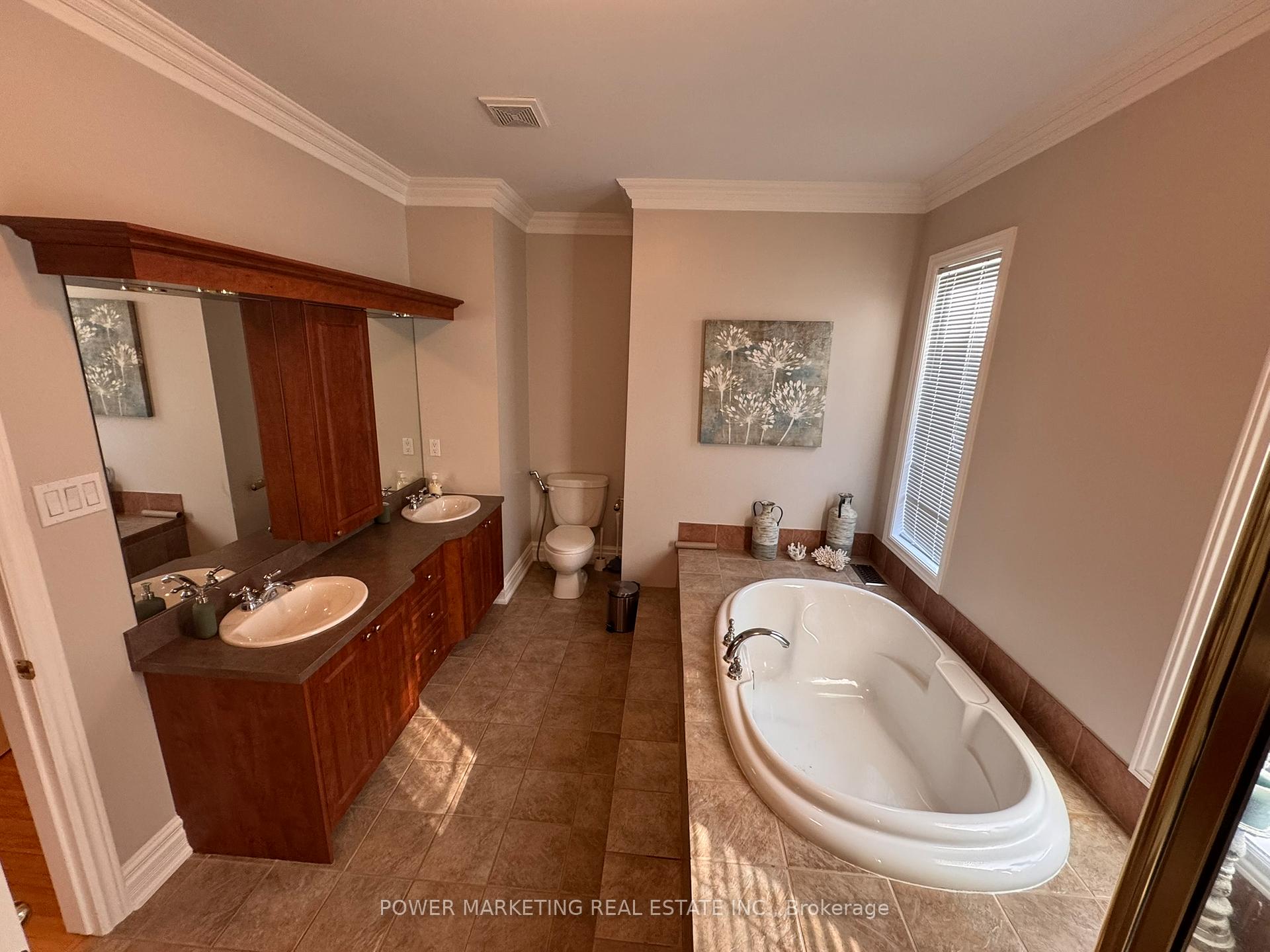 Photo 23 of 1241 Villeroy Crescent, Ottawa, Navan — HOMEH