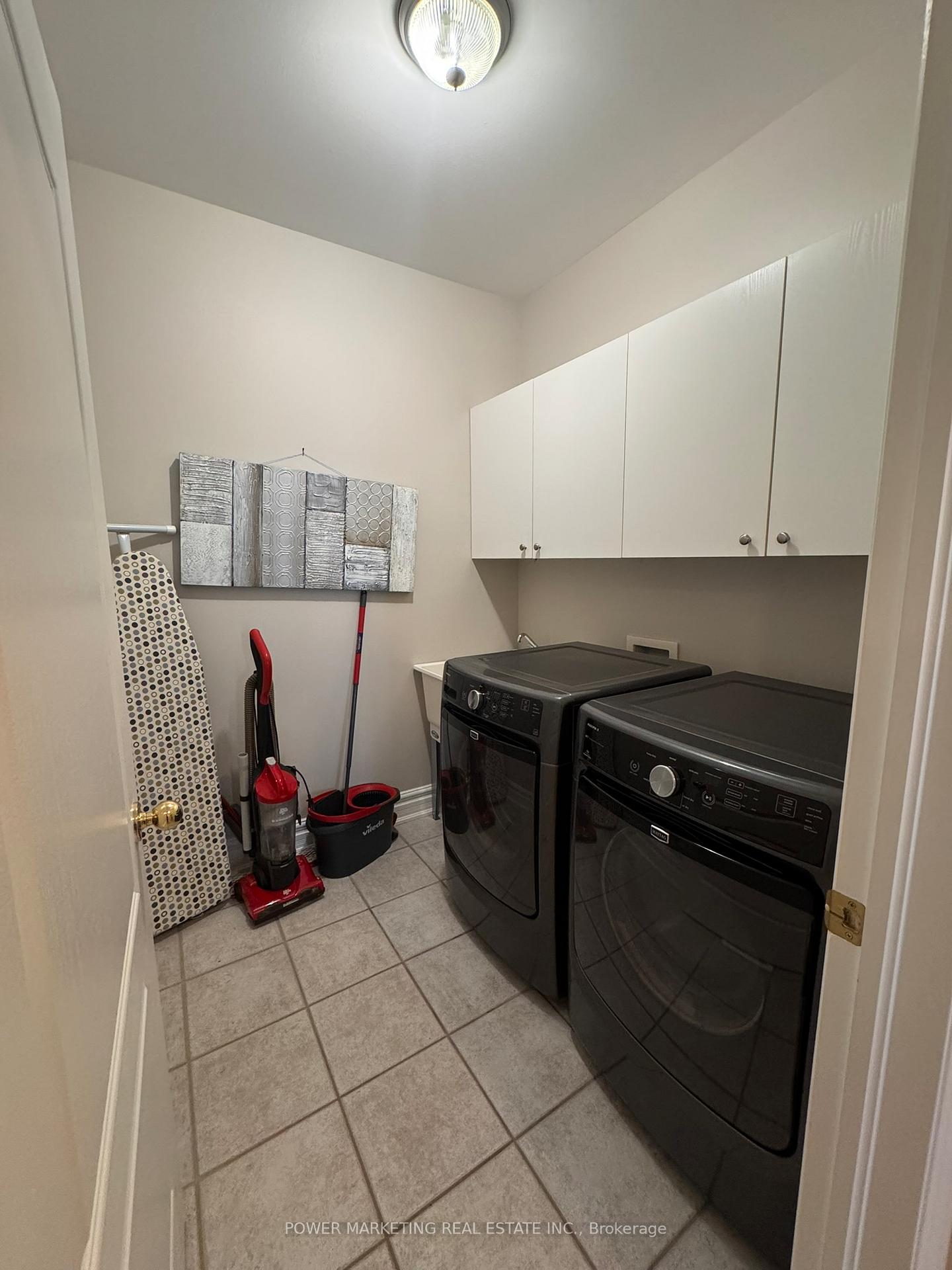 Photo 24 of 1241 Villeroy Crescent, Ottawa, Navan — HOMEH