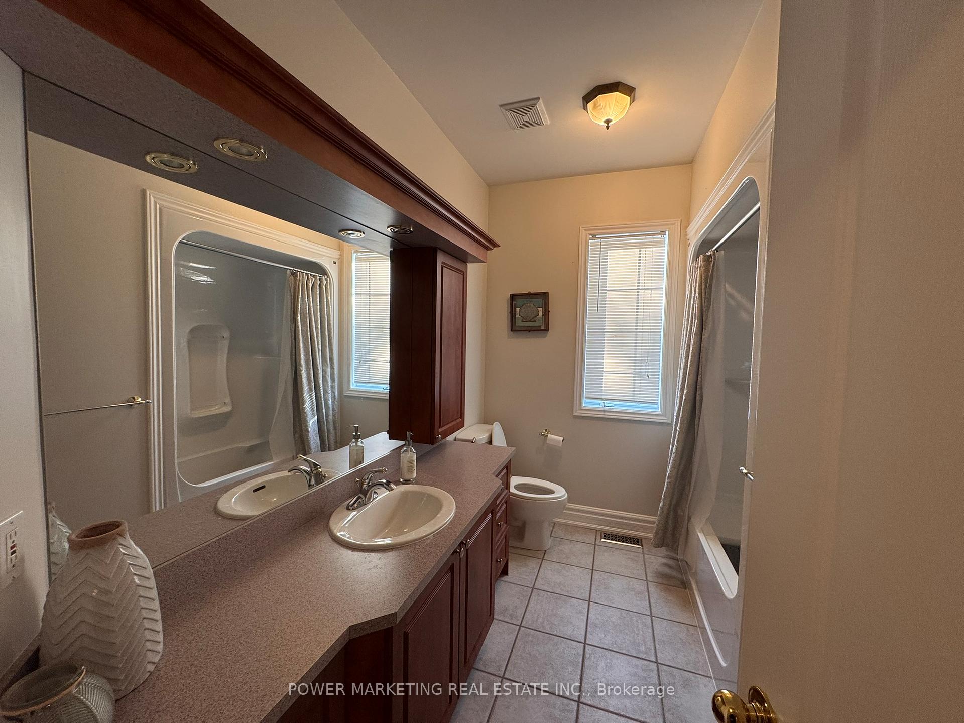 Photo 25 of 1241 Villeroy Crescent, Ottawa, Navan — HOMEH