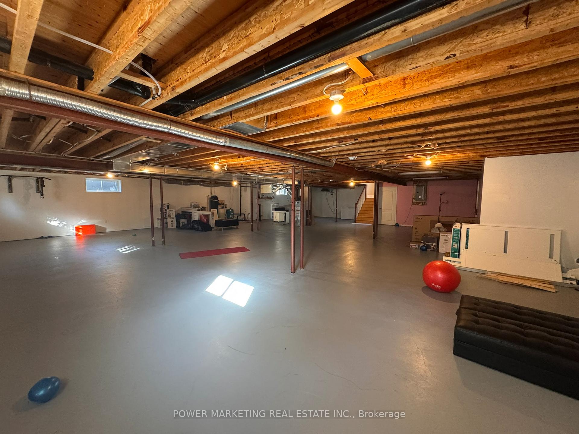Photo 31 of 1241 Villeroy Crescent, Ottawa, Navan — HOMEH