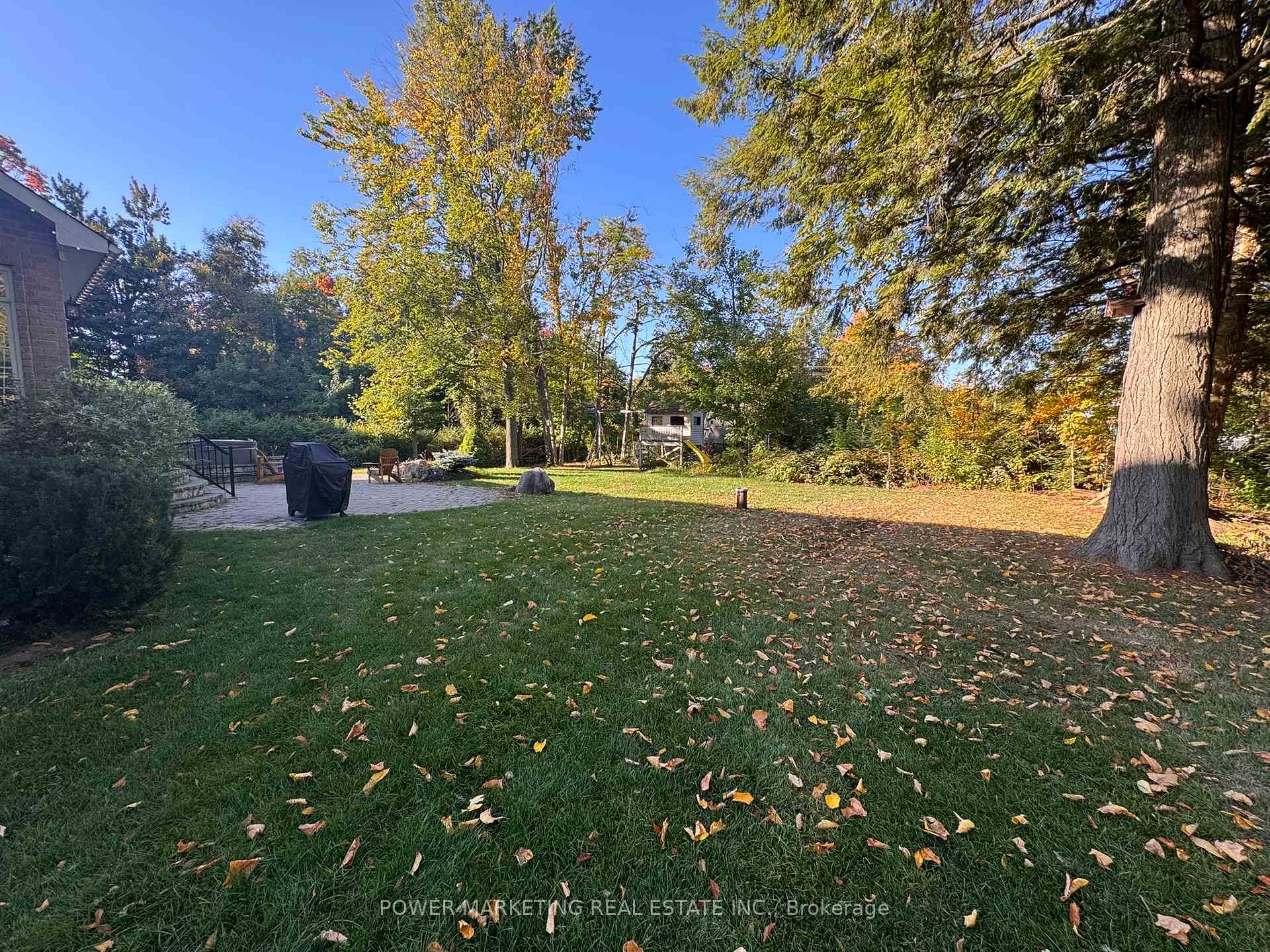 Photo 33 of 1241 Villeroy Crescent, Ottawa, Navan — HOMEH