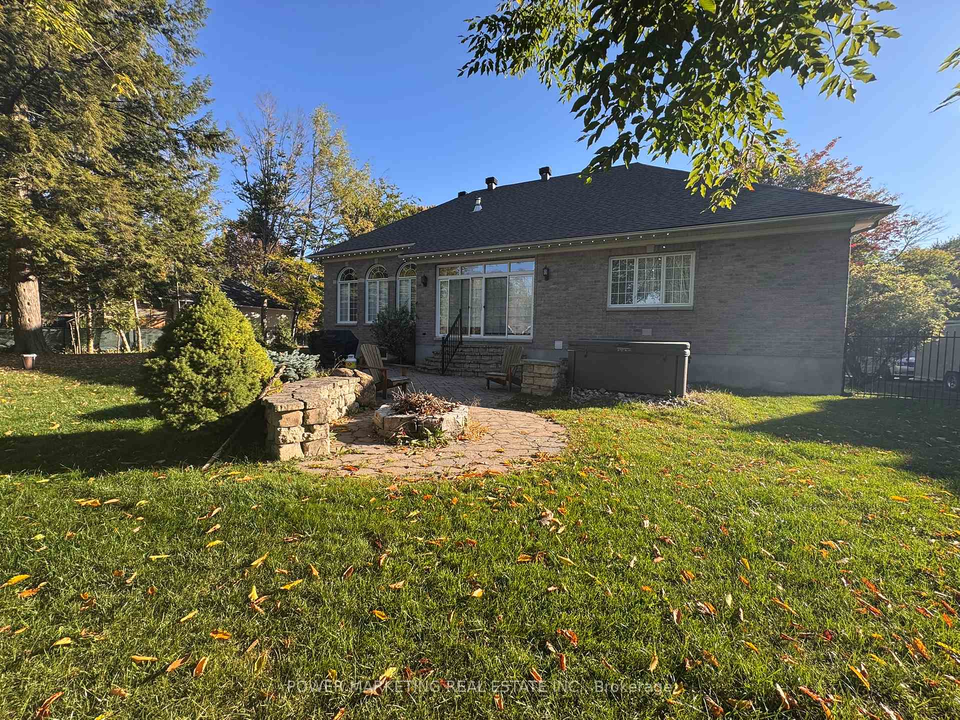 Photo 34 of 1241 Villeroy Crescent, Ottawa, Navan — HOMEH
