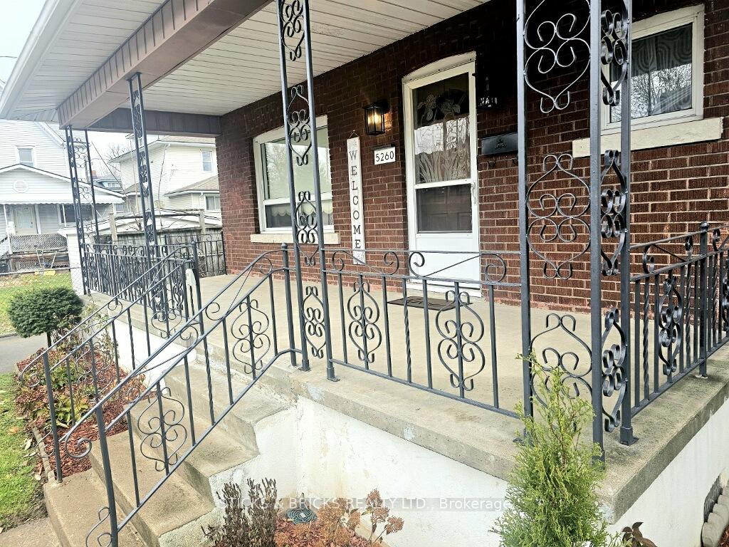 Photo 2 of 5260 Stuart Avenue, Niagara Falls, Cherrywood — HOMEH