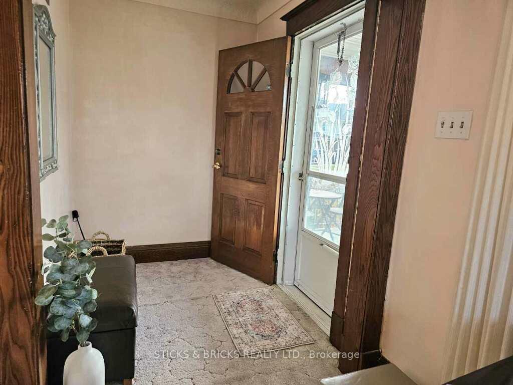 Photo 3 of 5260 Stuart Avenue, Niagara Falls, Cherrywood — HOMEH