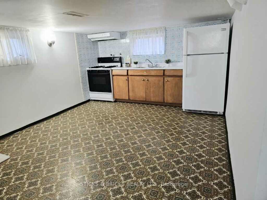 Photo 16 of 5260 Stuart Avenue, Niagara Falls, Cherrywood — HOMEH