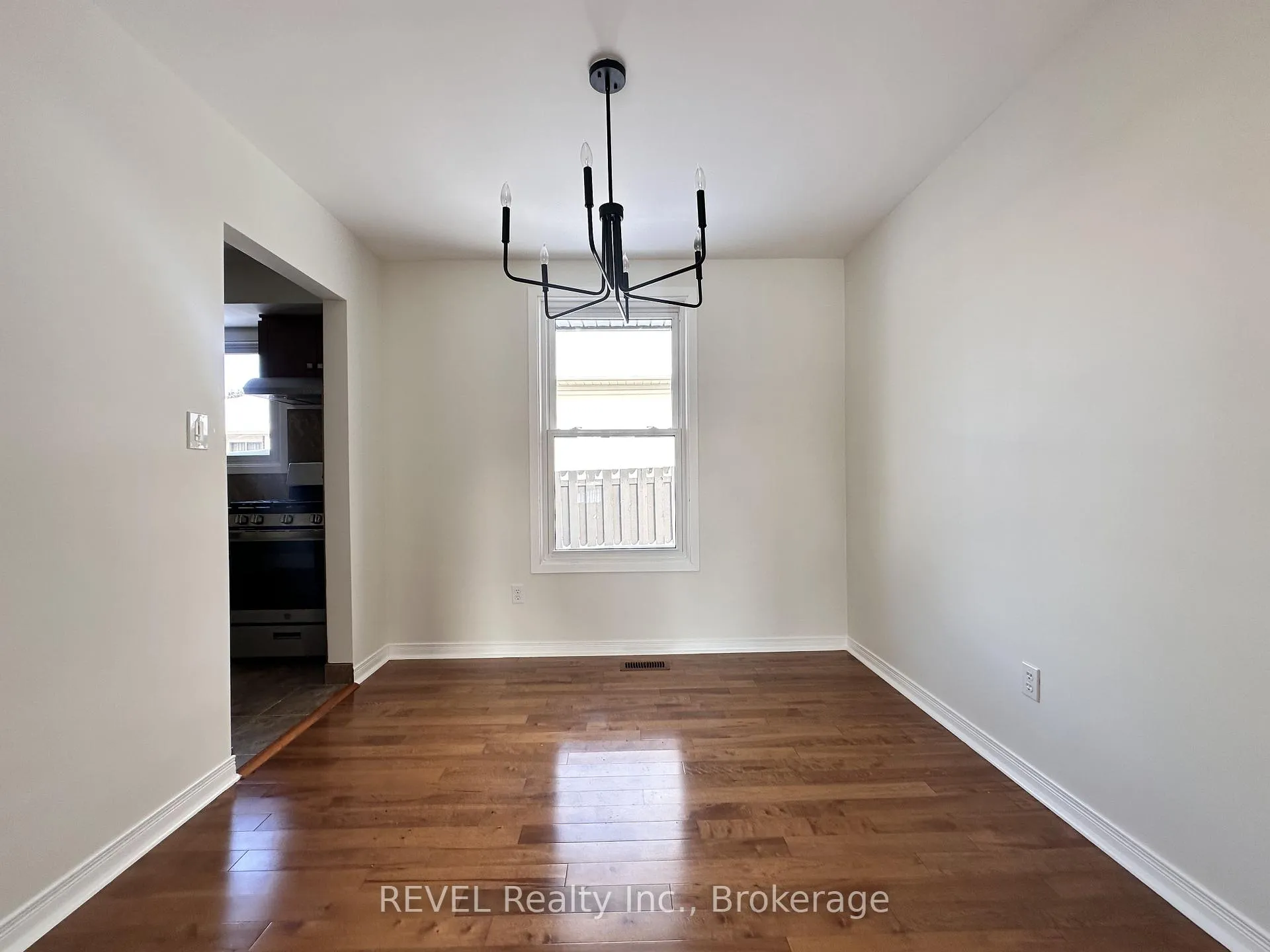 Photo 4 of Unit UPPER, 7109 Jill Drive, Niagara Falls, Marineland — HOMEH
