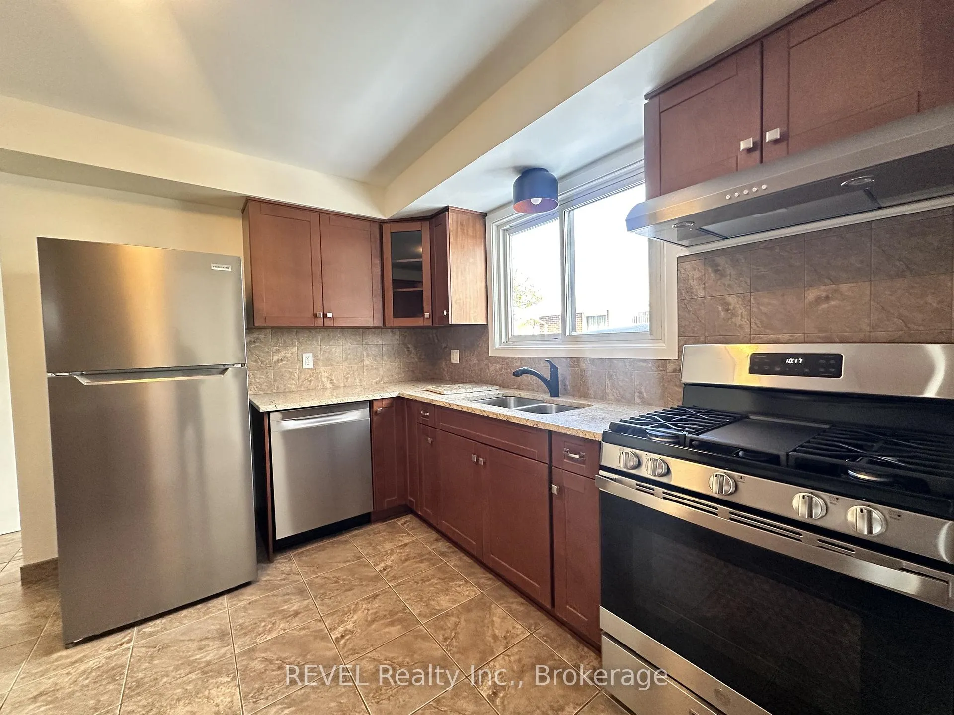 Photo 5 of Unit UPPER, 7109 Jill Drive, Niagara Falls, Marineland — HOMEH