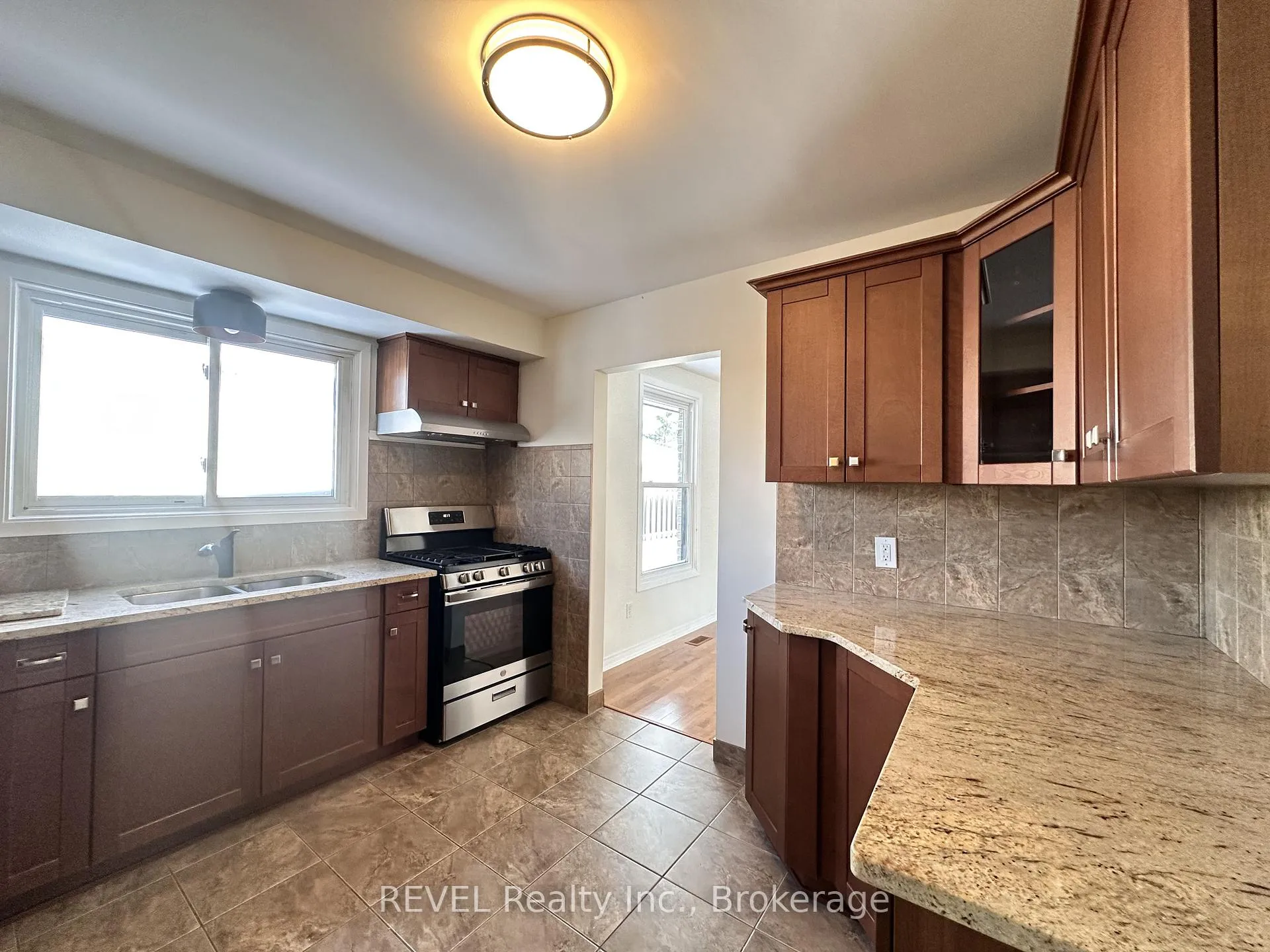 Photo 7 of Unit UPPER, 7109 Jill Drive, Niagara Falls, Marineland — HOMEH