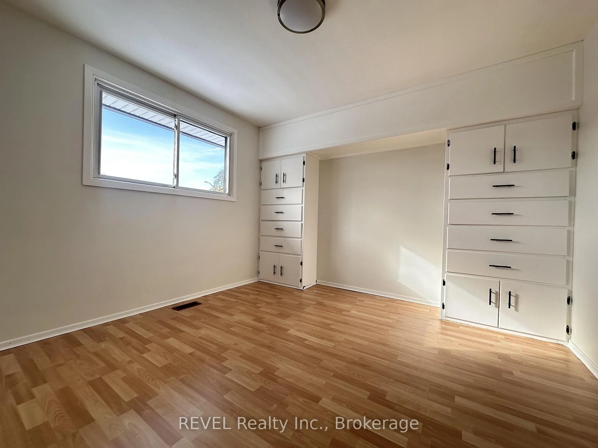 Photo 8 of Unit UPPER, 7109 Jill Drive, Niagara Falls, Marineland — HOMEH
