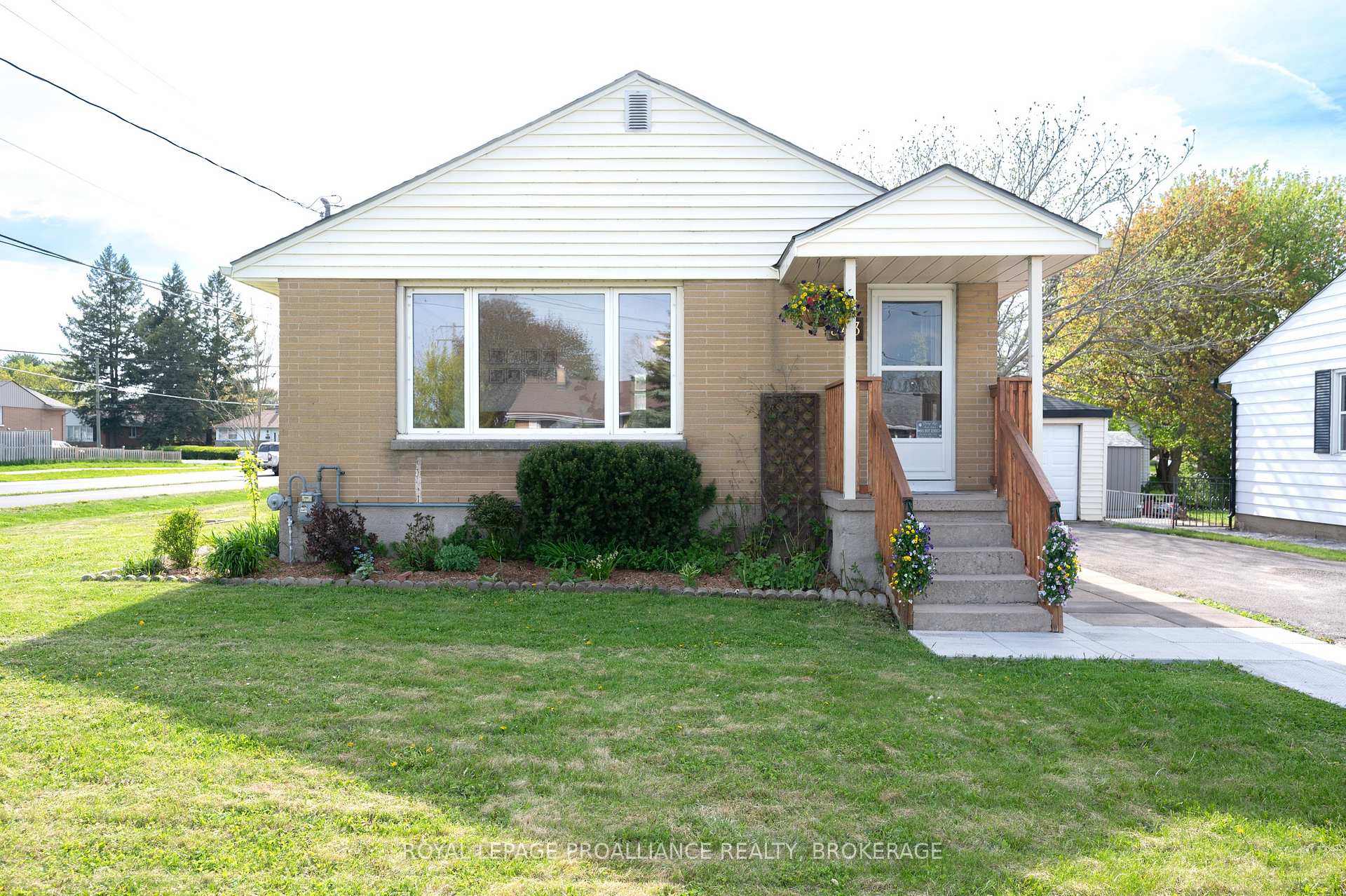 Photo 1 of 343 Meadowcrest Road, Kingston, City Southwest — HOMEH