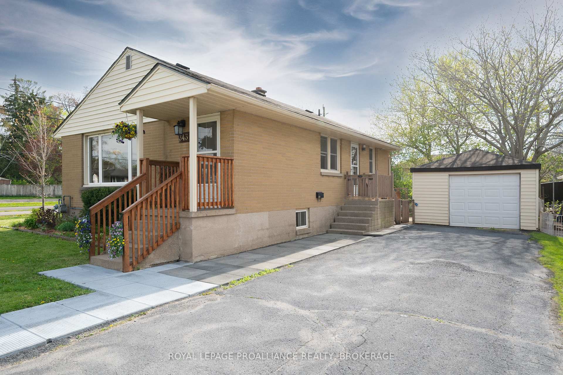 Photo 2 of 343 Meadowcrest Road, Kingston, City Southwest — HOMEH