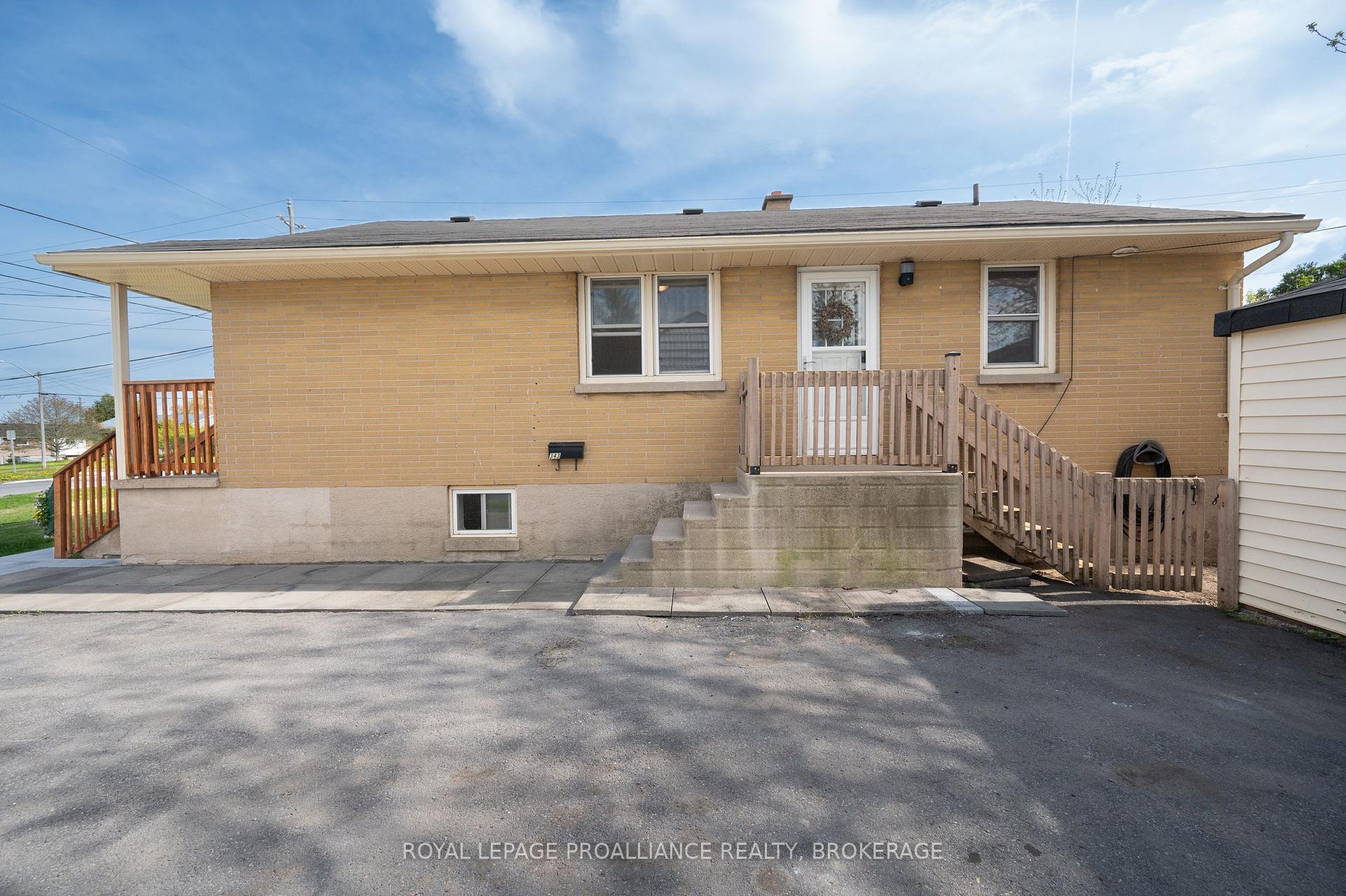 Photo 3 of 343 Meadowcrest Road, Kingston, City Southwest — HOMEH