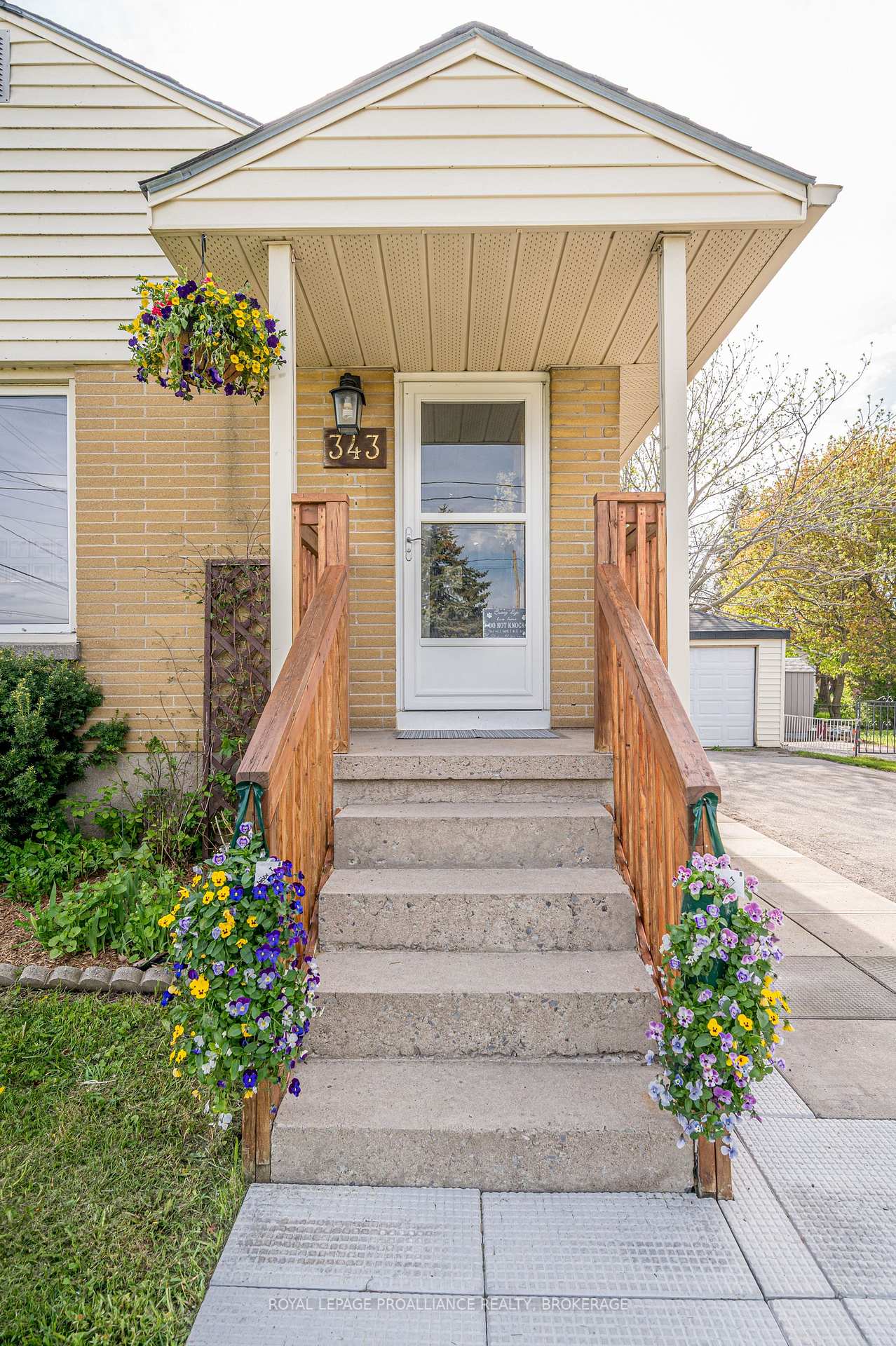 Photo 4 of 343 Meadowcrest Road, Kingston, City Southwest — HOMEH
