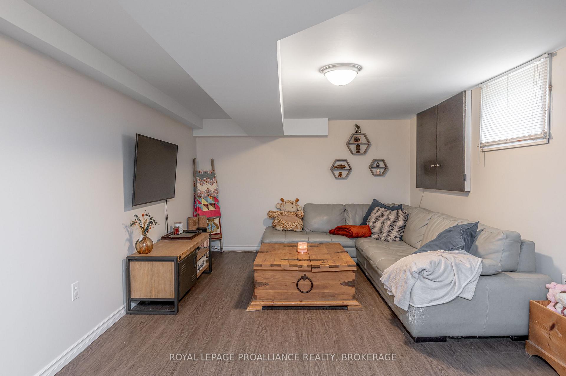 Photo 17 of 343 Meadowcrest Road, Kingston, City Southwest — HOMEH