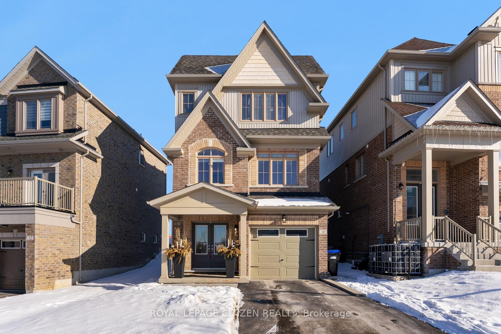 Photo 3 of 10 Janes Crescent, New Tecumseth, Rural New Tecumseth — HOMEH