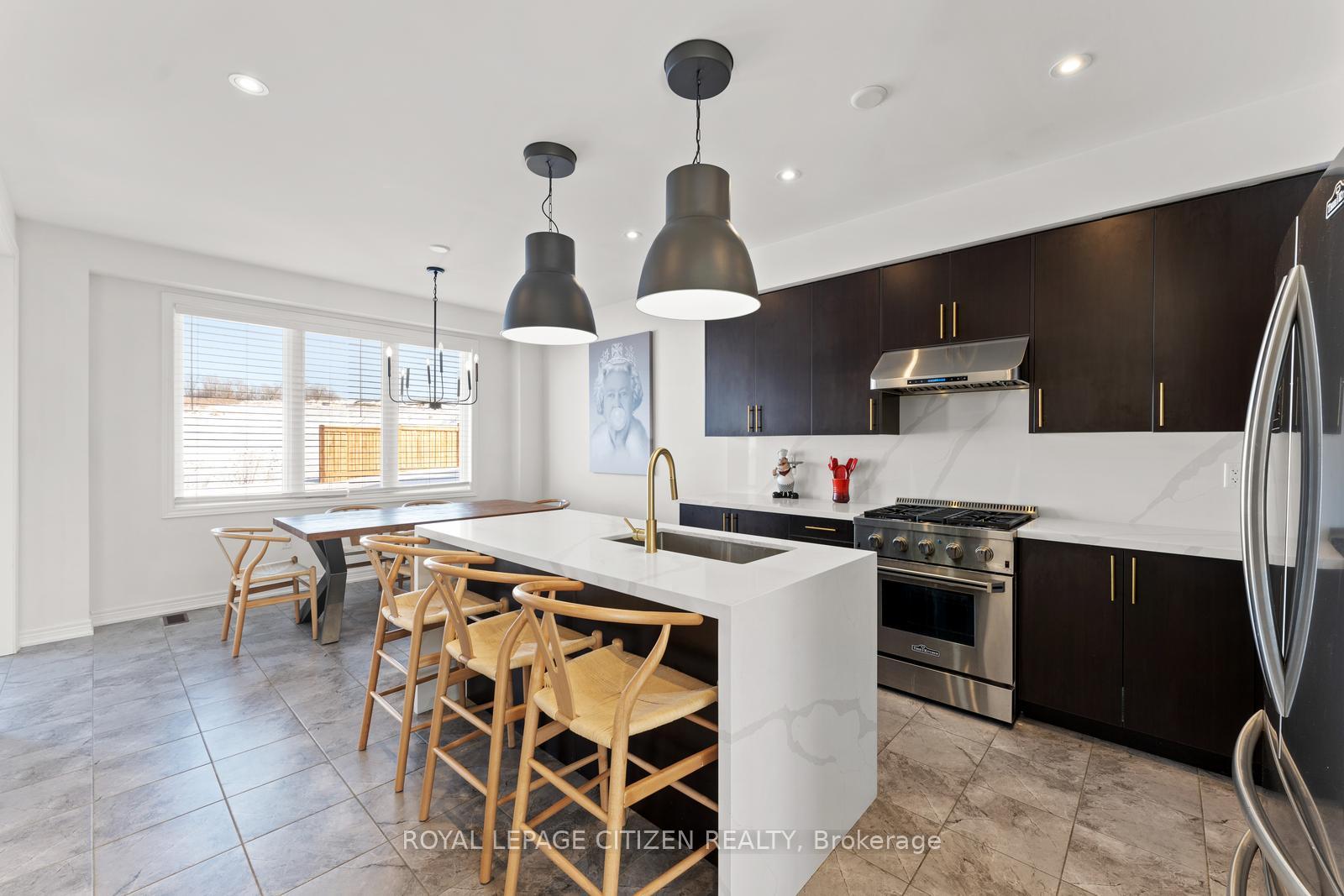 Photo 7 of 10 Janes Crescent, New Tecumseth, Rural New Tecumseth — HOMEH